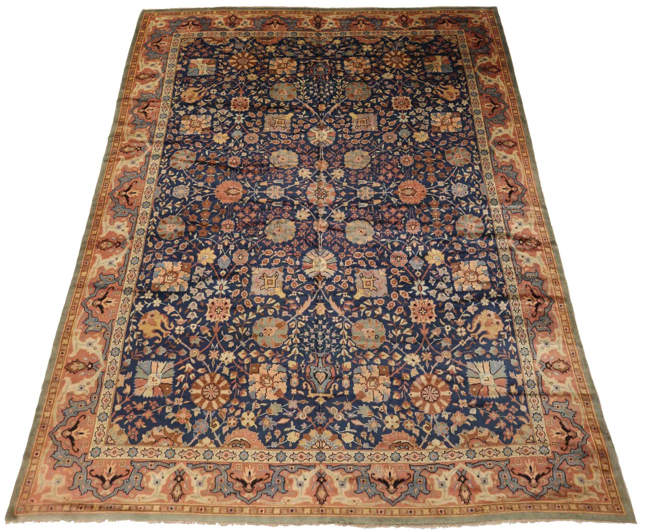 Entdecken Sie die Eleganz des englischen Afghanistans mit Teppichen aus der Zeit um 1910. Dieses exklusive Design aus Wolle und ElfenbeinMarineblauRot ist perfekt, um Ihren Raum zu verschönern.