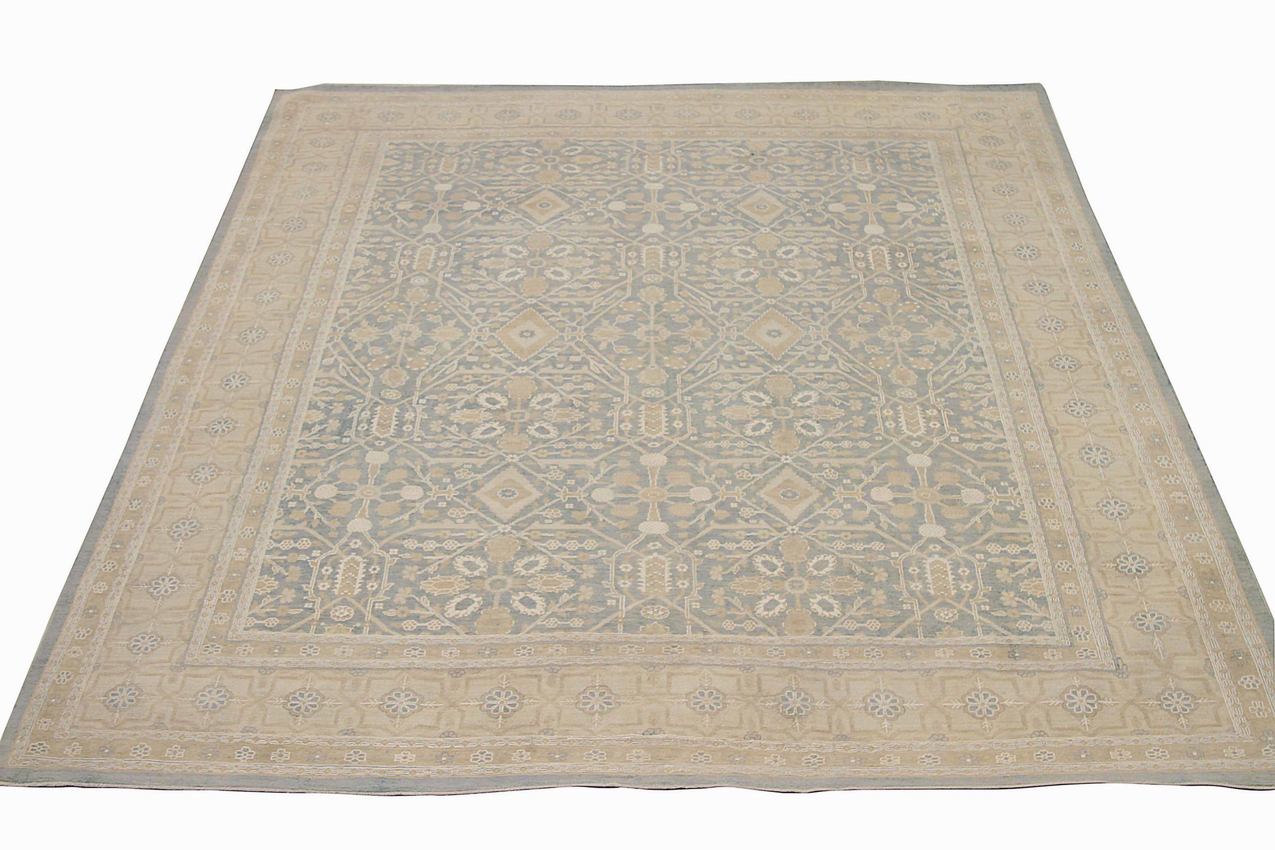 Entdecken Sie die Eleganz von Afghanistan Haji Jalili mit Teppichen aus der Zeit um 1990. Dieses exklusive Design aus Wolle und GrayIvoryTaupe ist perfekt, um Ihren Raum zu verschönern.