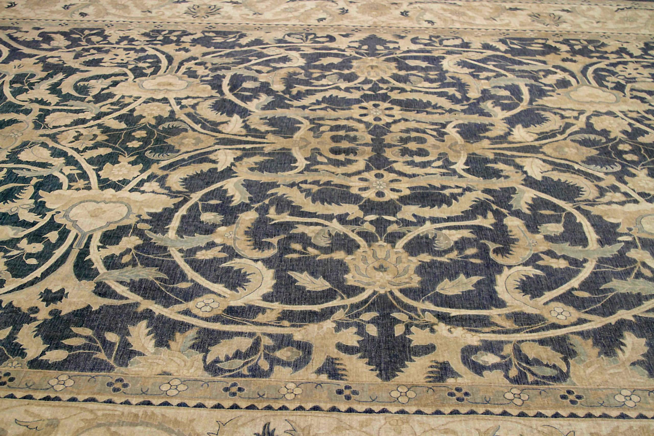 Tribal Afghanistan Haji Jalili Over Size Rug Circa 1990 - Laine Ivoire Bleu marine - 91918 en vente