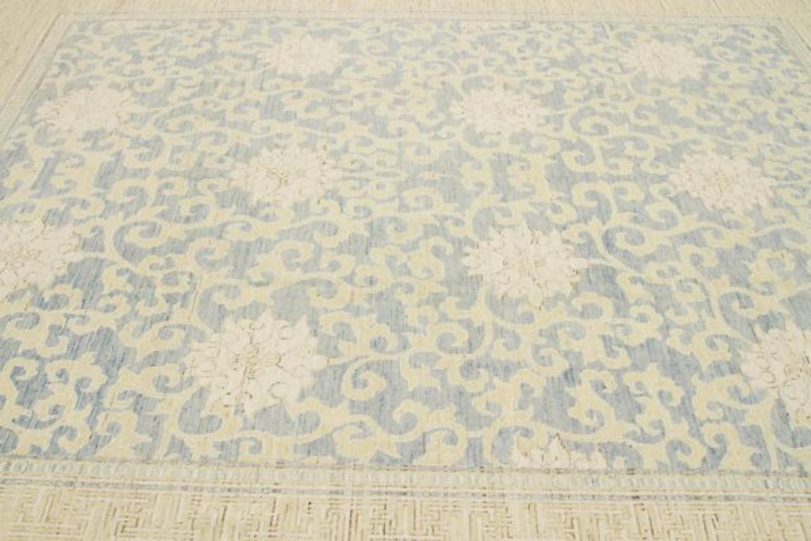 Tribal Tapis Khotan d'Afghanistan, motif bleu ivoire en laine - 92079 en vente