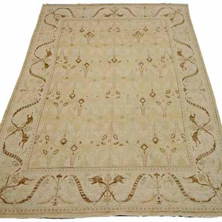Entdecken Sie die Eleganz des afghanischen Khotan mit Teppichen aus der Zeit um 1990. Dieses exklusive Design aus Wolle und Braun-Elfenbein-Gelb ist perfekt, um Ihren Raum zu verschönern.