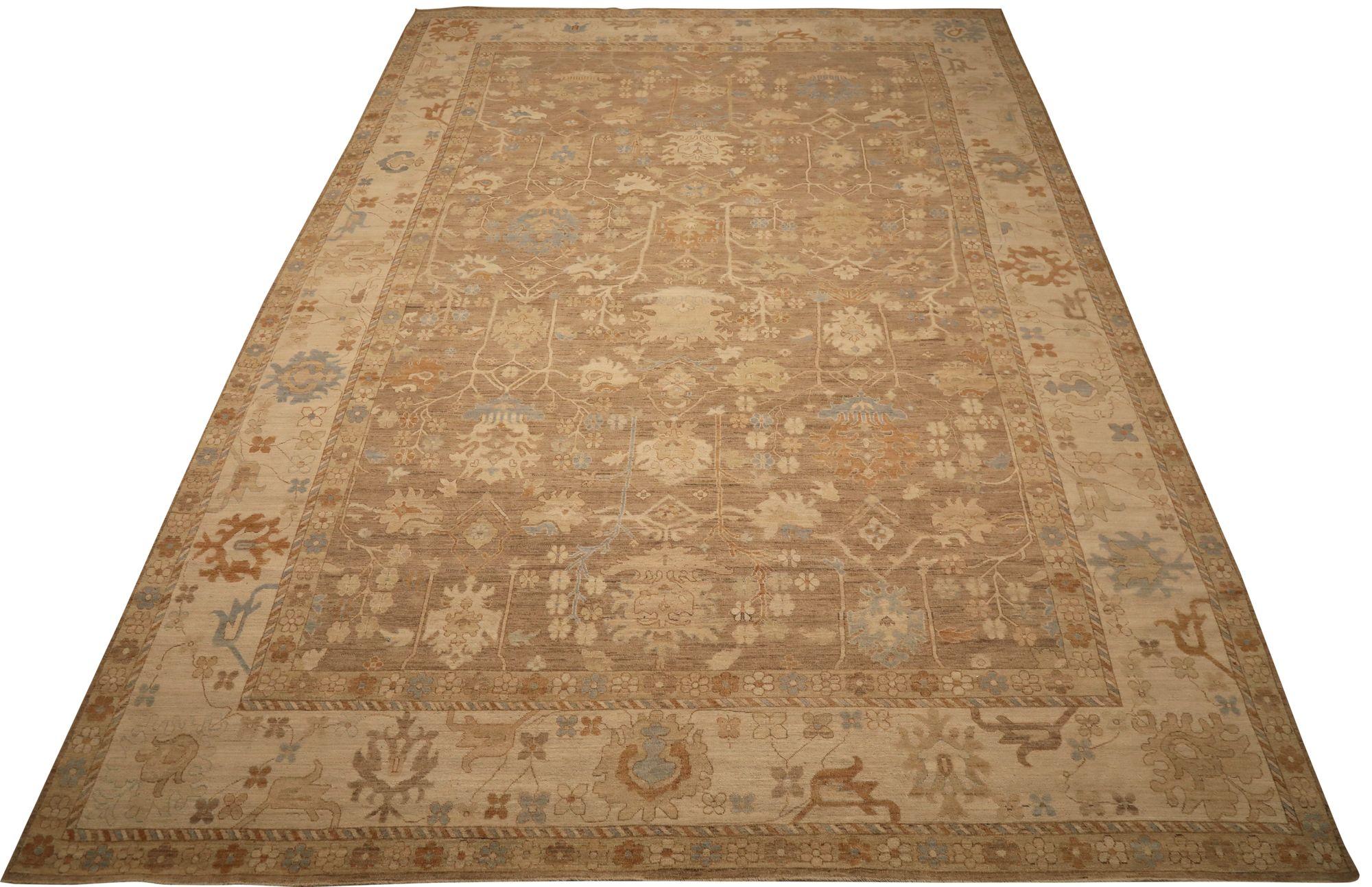 Entdecken Sie die Eleganz des afghanischen Khotan-Teppichs in Übergröße aus der Zeit um 1990. Dieses exklusive Design aus Wolle und Braun ist perfekt, um Ihren Raum zu verschönern.