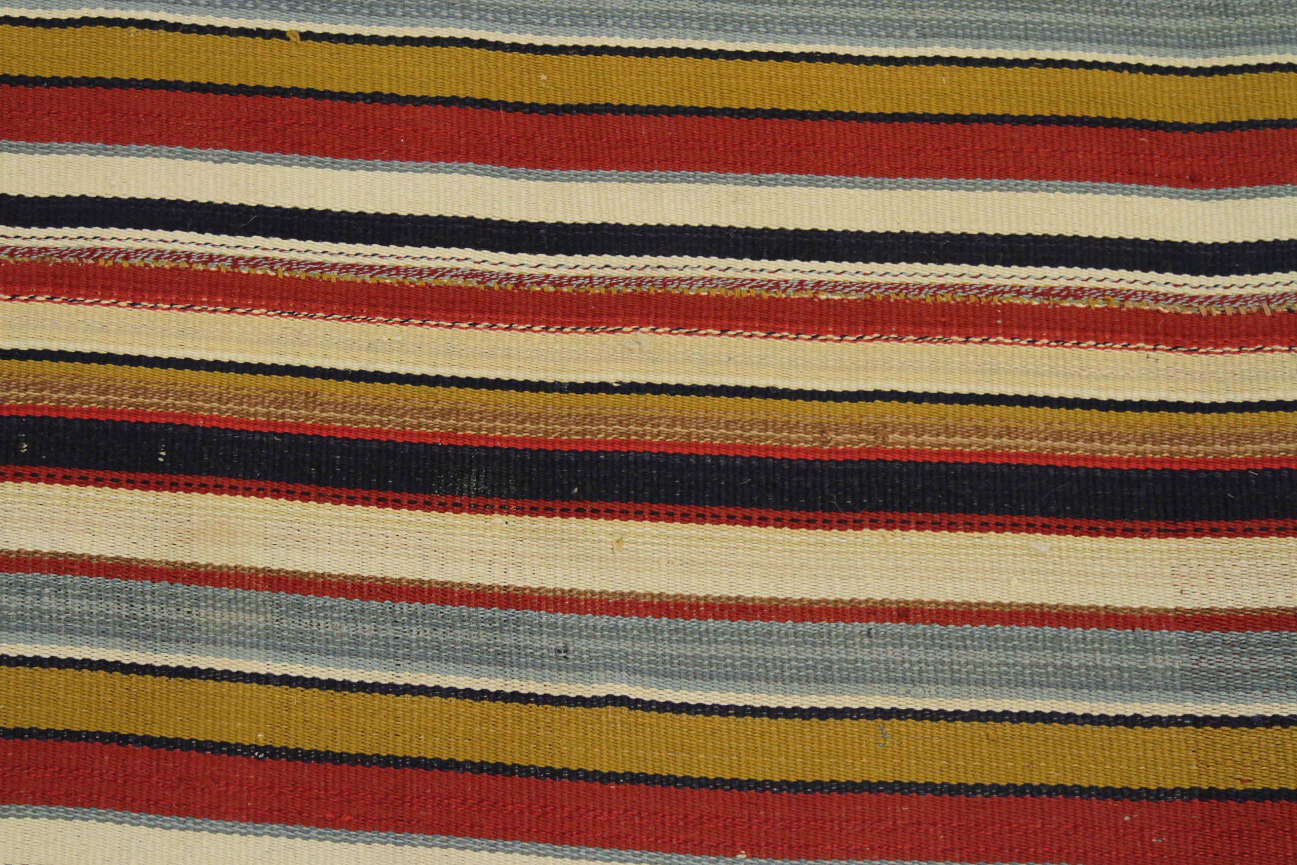 20th Century Afghanistan Kilim Area Rug (Round) - Wool Light Blue Red - 88694 For Sale