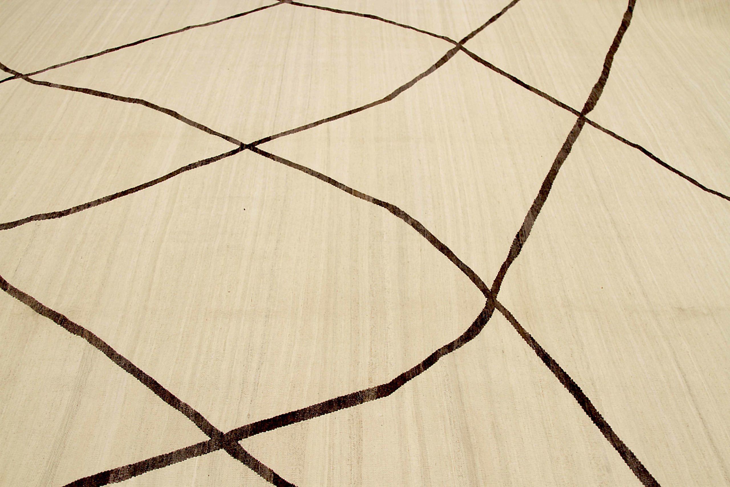 Tribal Afghanistan Rugs Kilim Circa 1990 - Laine Brown Ivory Design - 92087 en vente