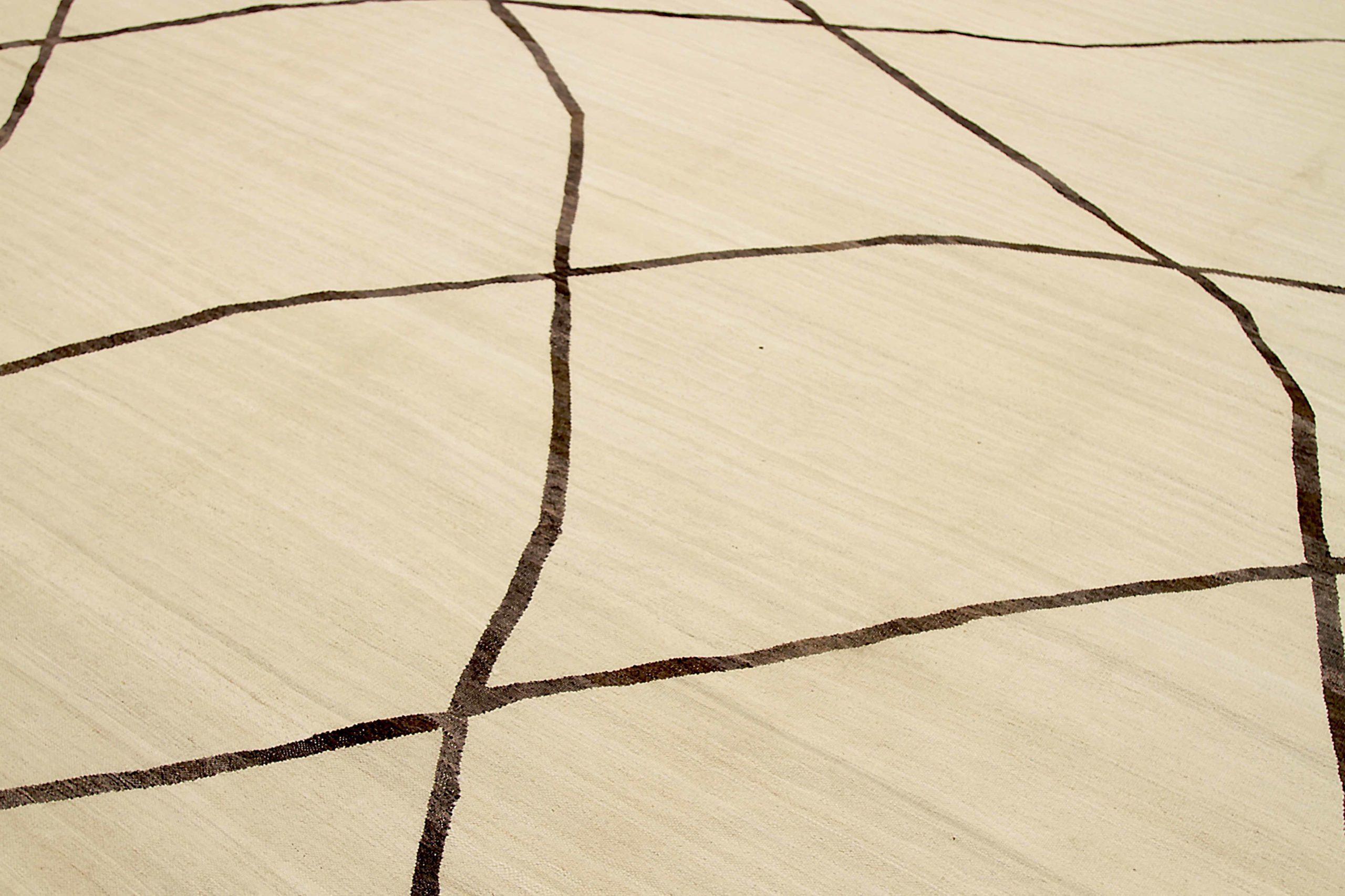 Afghanistan Rugs Kilim Circa 1990 - Laine Brown Ivory Design - 92087 Excellent état - En vente à Dallas, TX