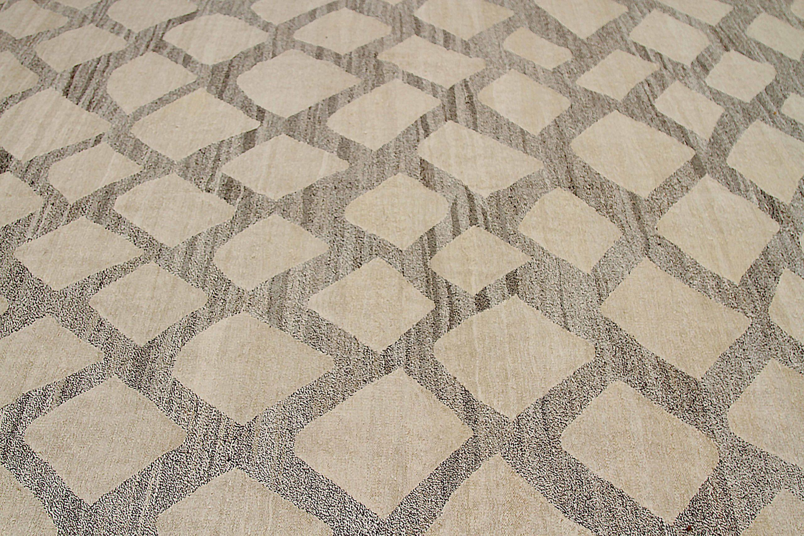 Tribal Afghanistan Rugs Kilim Circa 1990 - Laine Brown Ivory Design - 92107 en vente