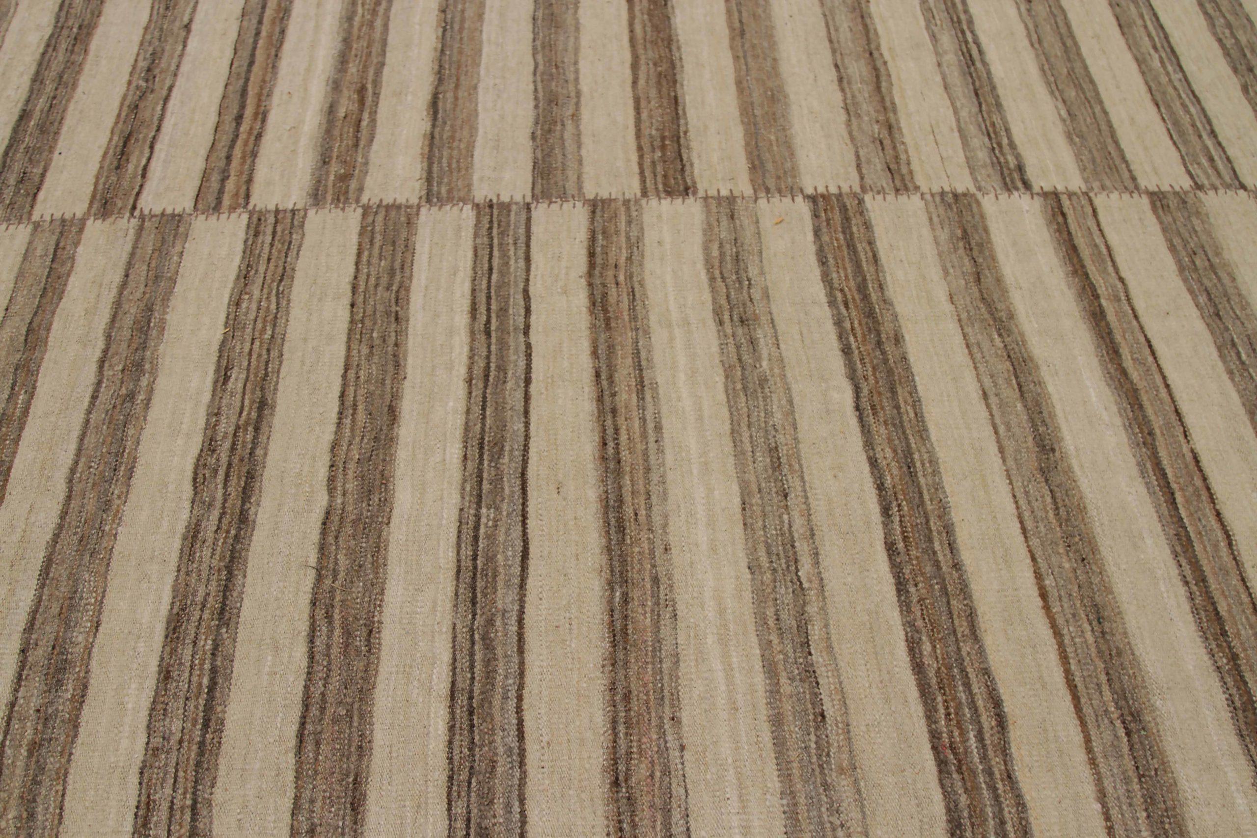 Tribal Afghanistan Kilim Area Rugs Circa 1990 - Wool Brown Ivory Taupe Design - 92097 en vente