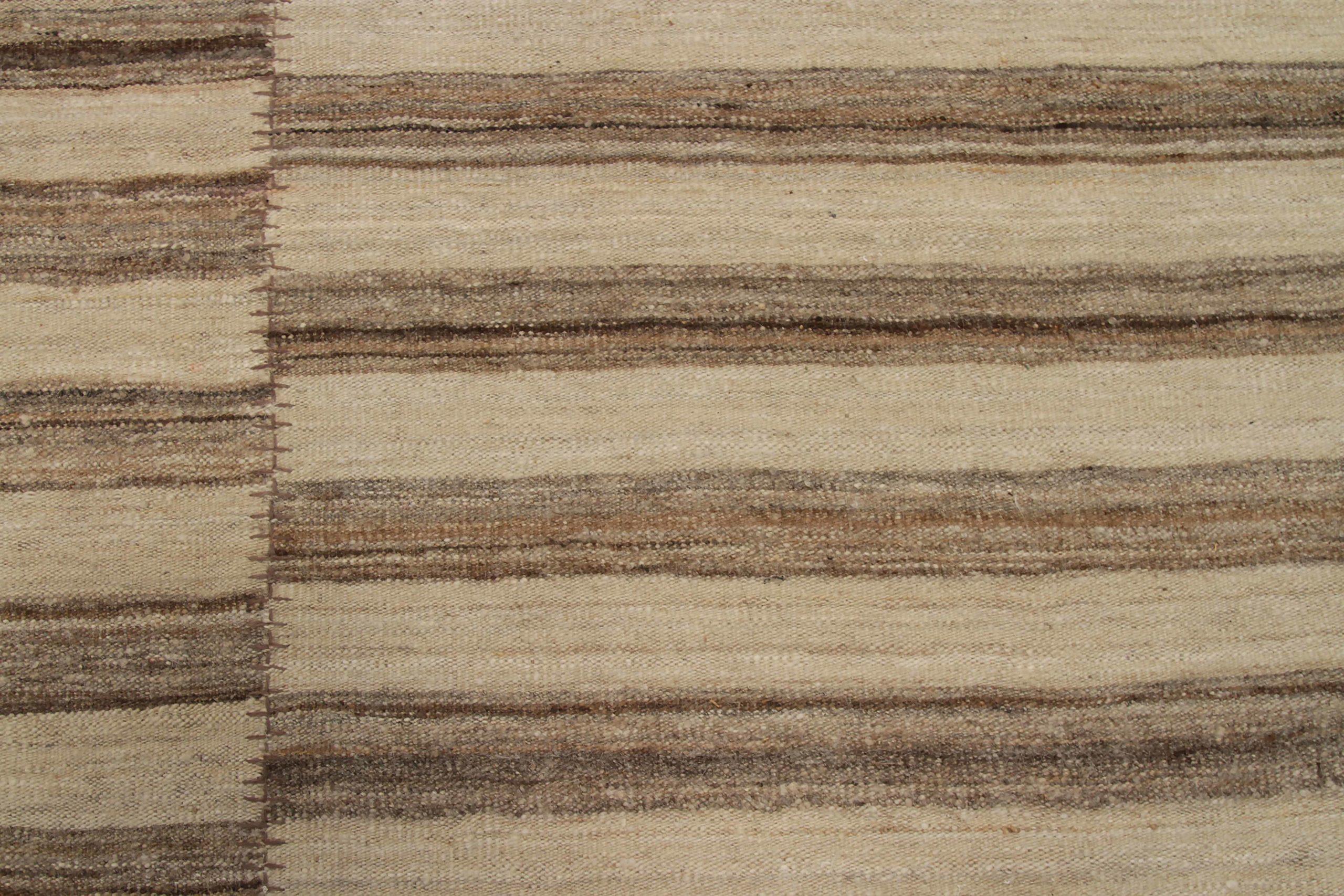 20ième siècle Afghanistan Kilim Area Rugs Circa 1990 - Wool Brown Ivory Taupe Design - 92097 en vente