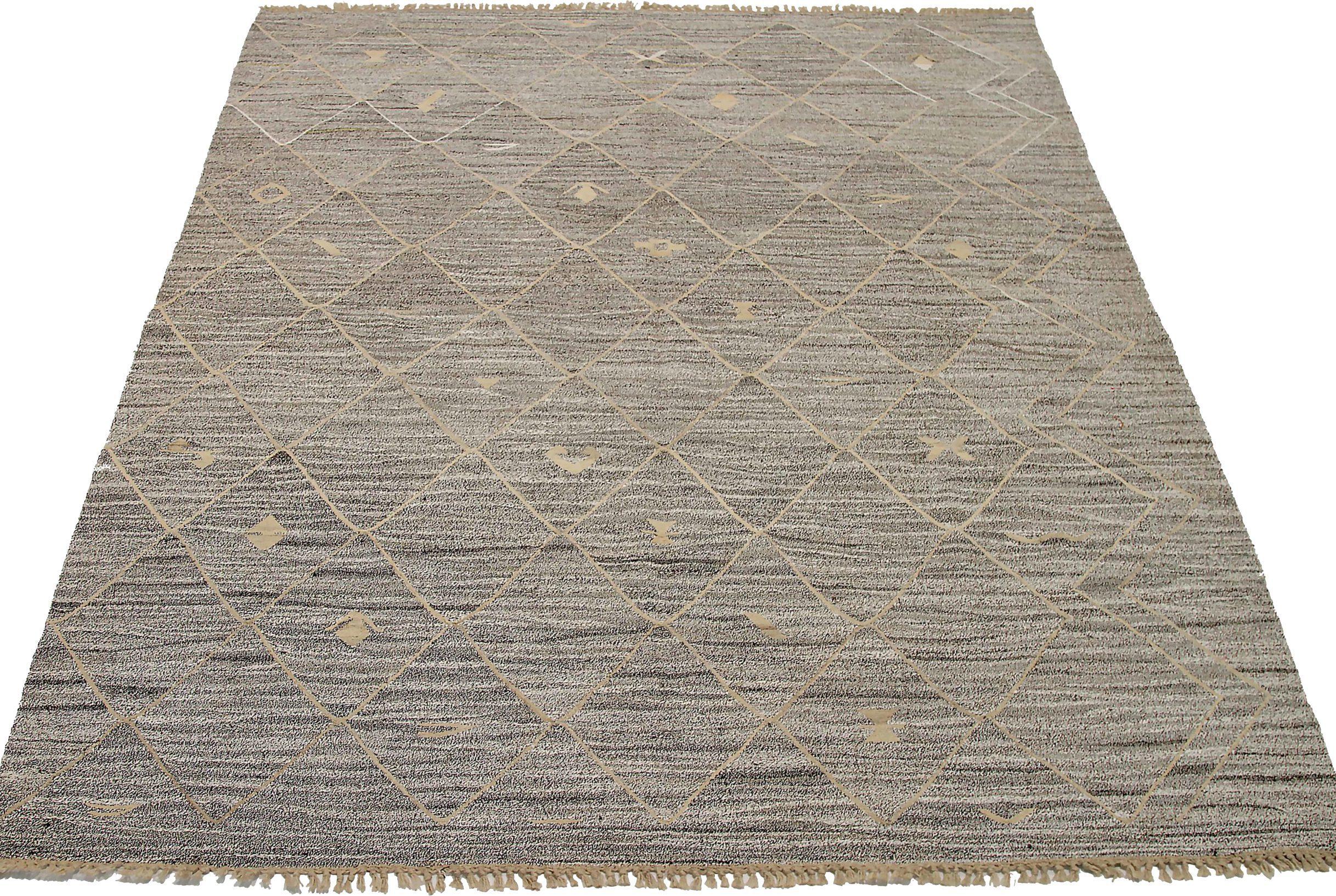 Scopri l'eleganza dei Rug & Kilim dell'Afghanistan con i tappeti CIRCA del 1990. Progettato con lana e giallo marrone, questo design esclusivo è perfetto per valorizzare il tuo spazio.