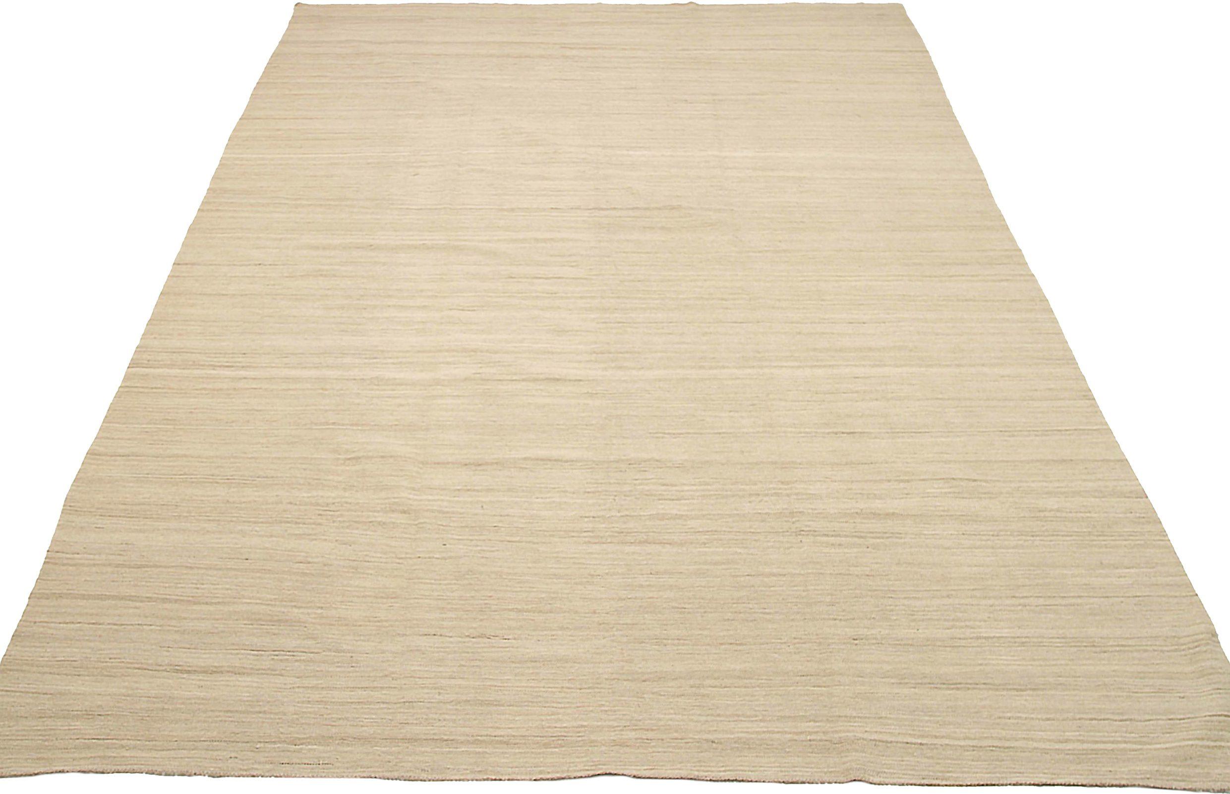 Entdecken Sie die Eleganz der afghanischen Kilims mit Teppichen aus der Zeit um 1990. Dieses exklusive Design aus Wolle und Elfenbein ist perfekt, um Ihren Raum zu verschönern.