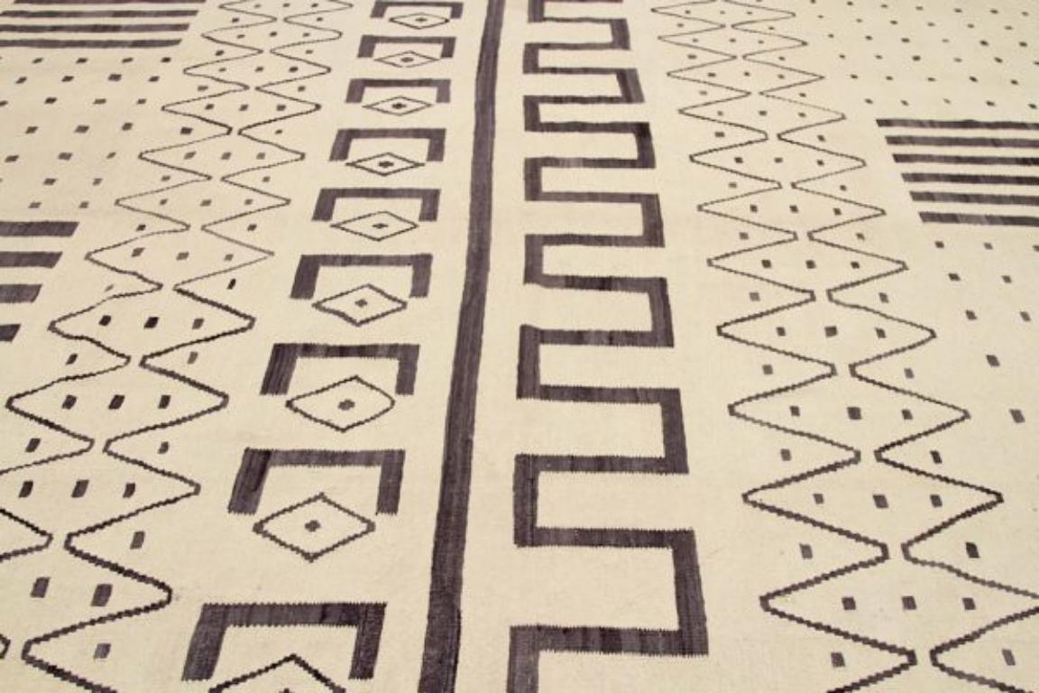 Afghanistan Kilim Teppiche - Wolle Braun Elfenbein Design - 92084 (Stammeskunst) im Angebot