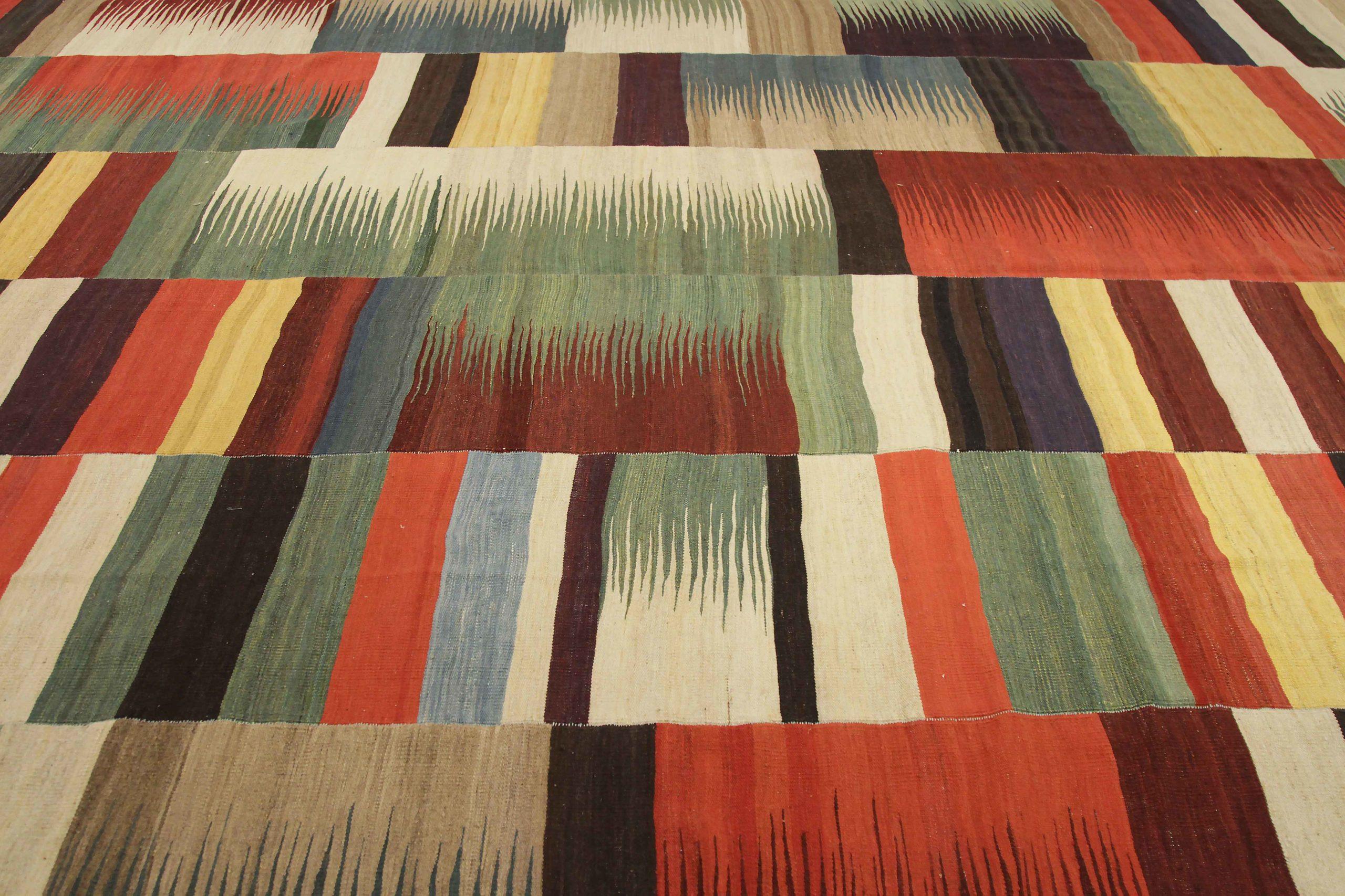 Tribal Tapis Kilim d'Afghanistan - Design vert laine ivoire rouge - 88714 en vente