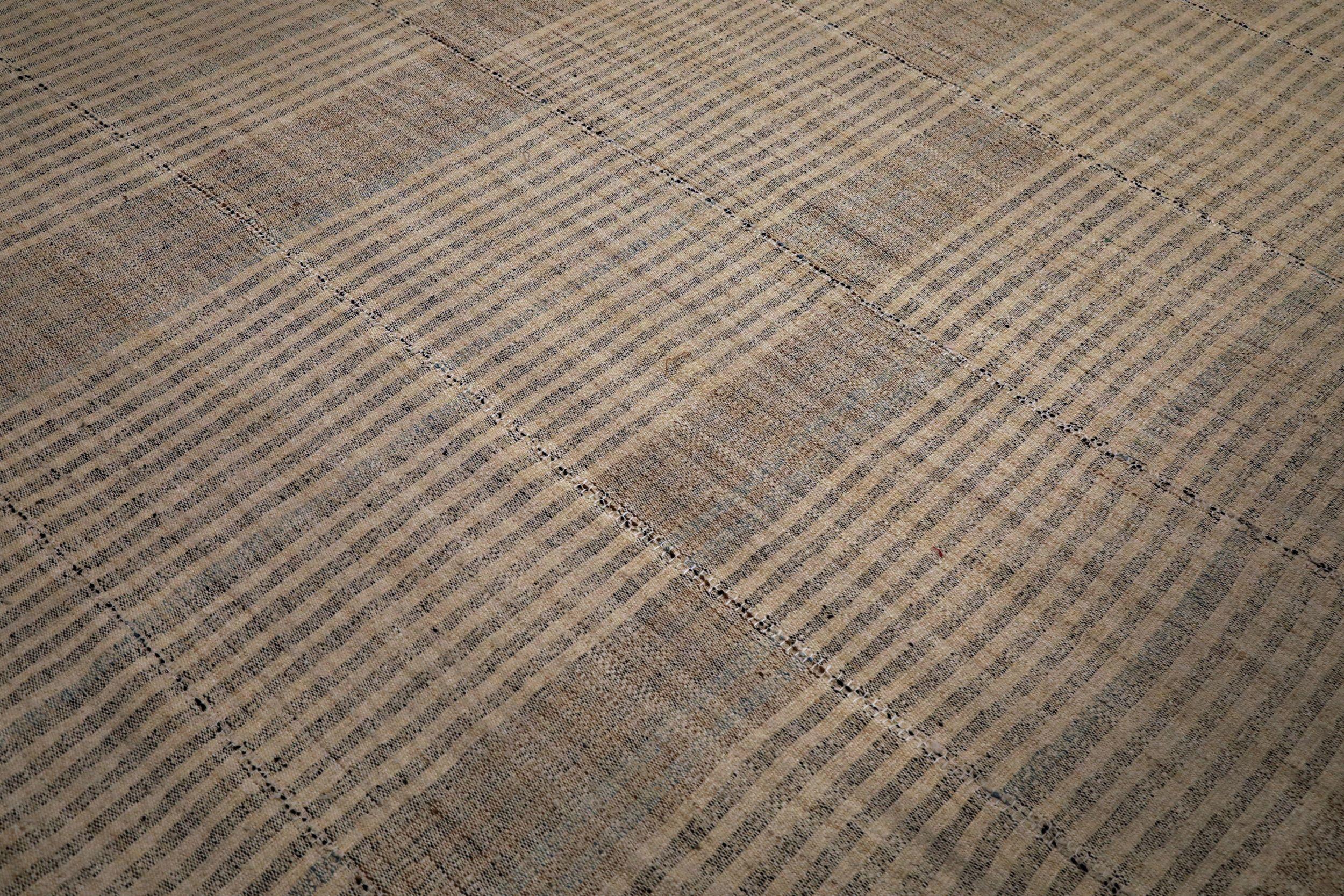 Tribal Tapis Kilim d'Afghanistan - Design en laine ivoire - 94302 en vente