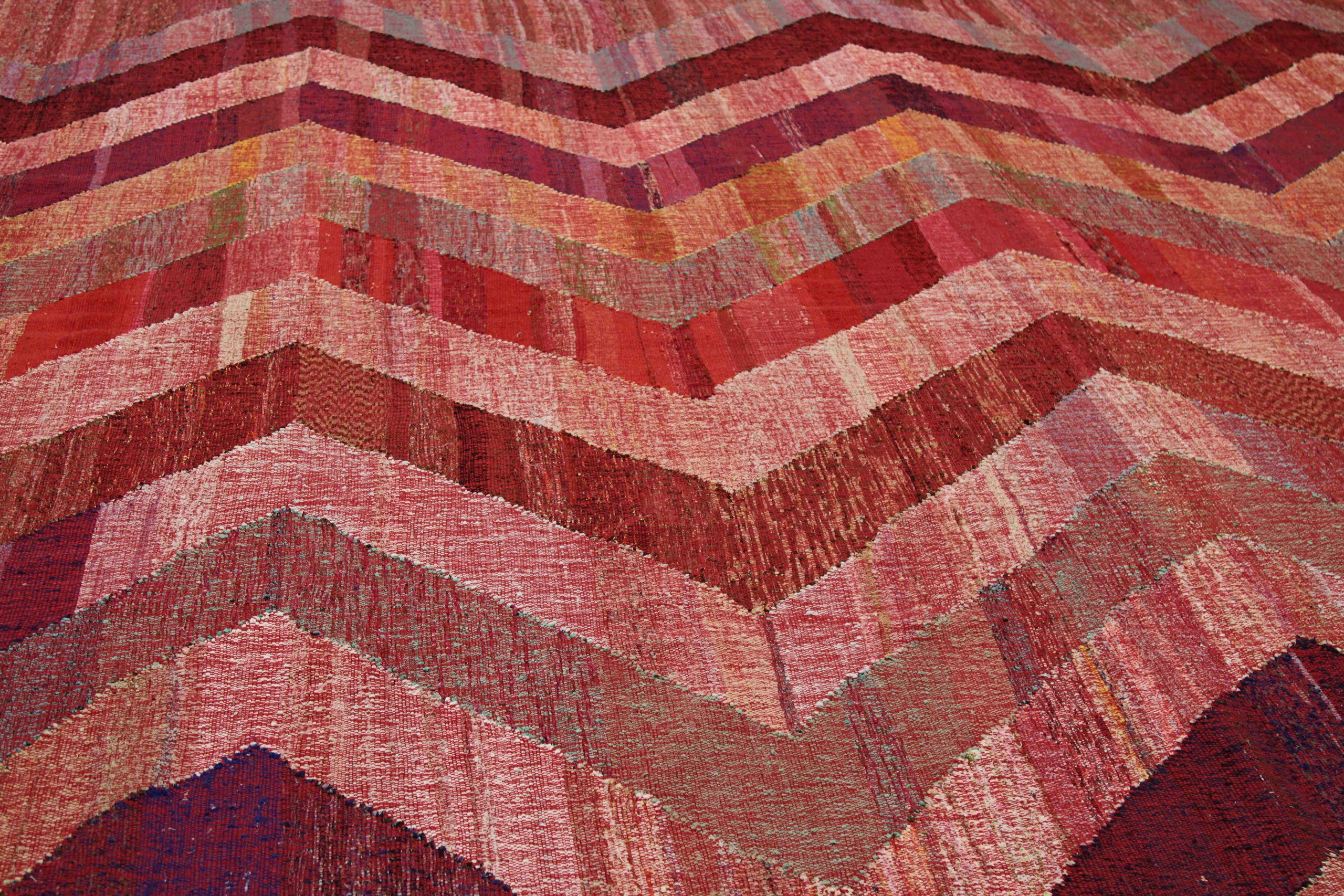 Afghanistan Kilim Over Size Rug Circa 1990 - Wool Orange Pink Red Design - 90012 In Excellent Condition For Sale In Dallas, TX