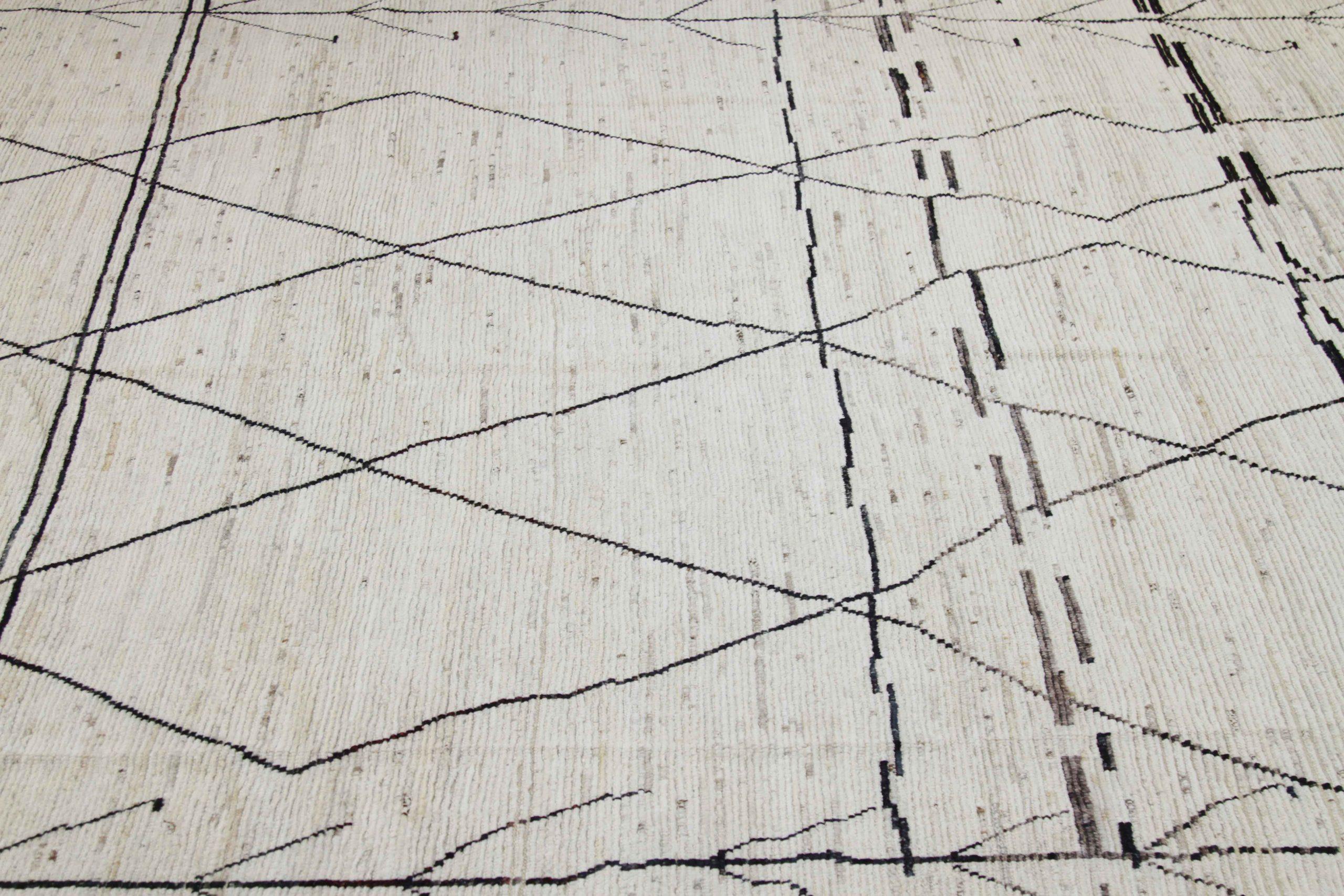 Afghanistan Moroccan Area Rugs Circa 1990 - Wool Black and white Design - 89854 In Excellent Condition For Sale In Dallas, TX