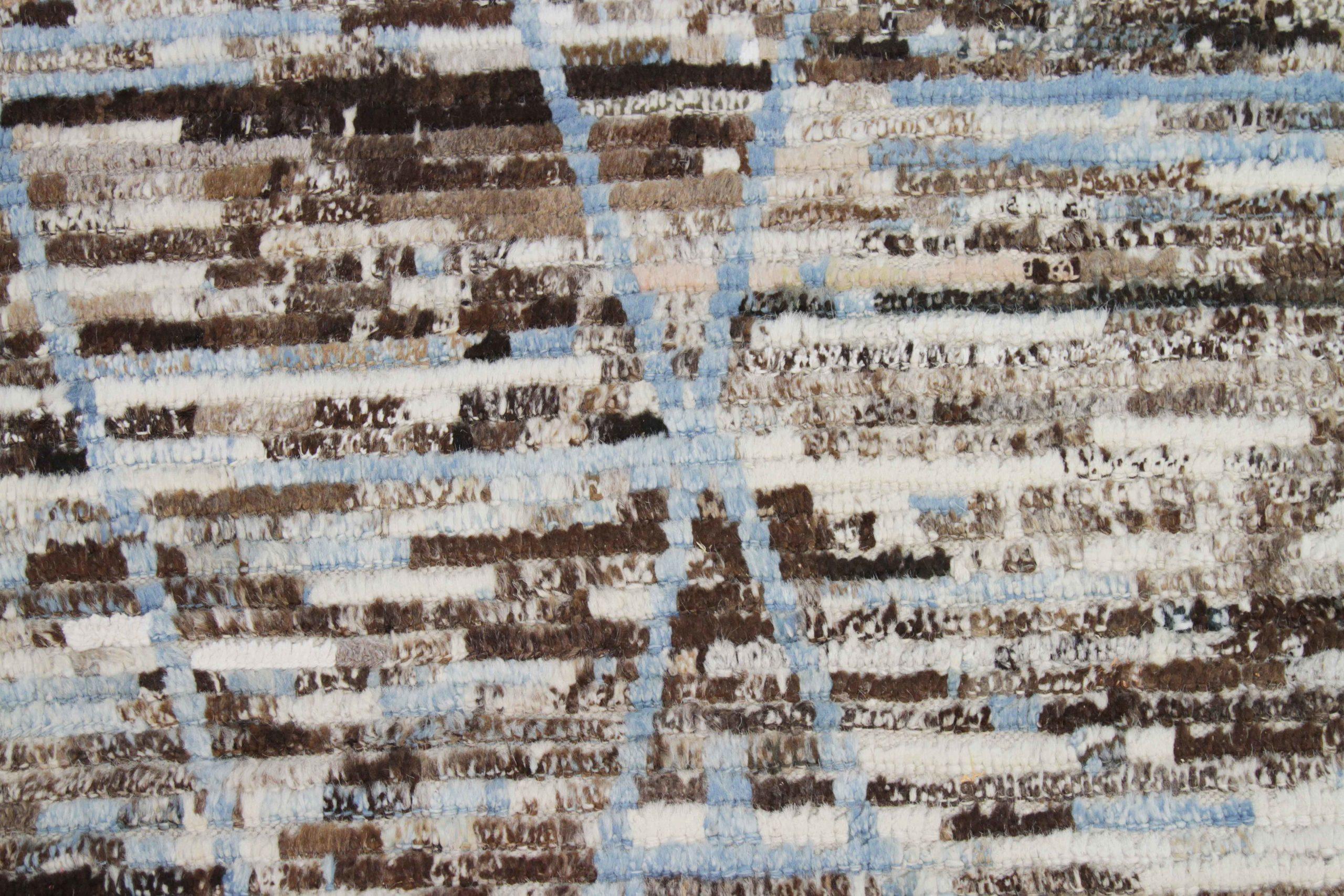 Afghanistan Tapis de zone marocain Circa 1990 - Laine Bleu Brown Design/One - 89910 en vente 1