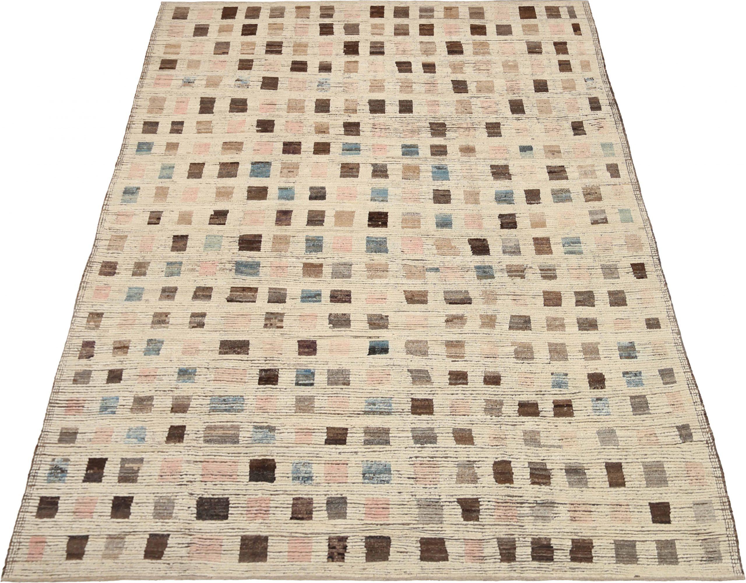 Scopri l'eleganza dell'Afghanistan marocchino con i tappeti CIRCA del 1990. Progettato con lana e blu-marrone-avorio-rosa, questo design esclusivo è perfetto per valorizzare il tuo spazio.