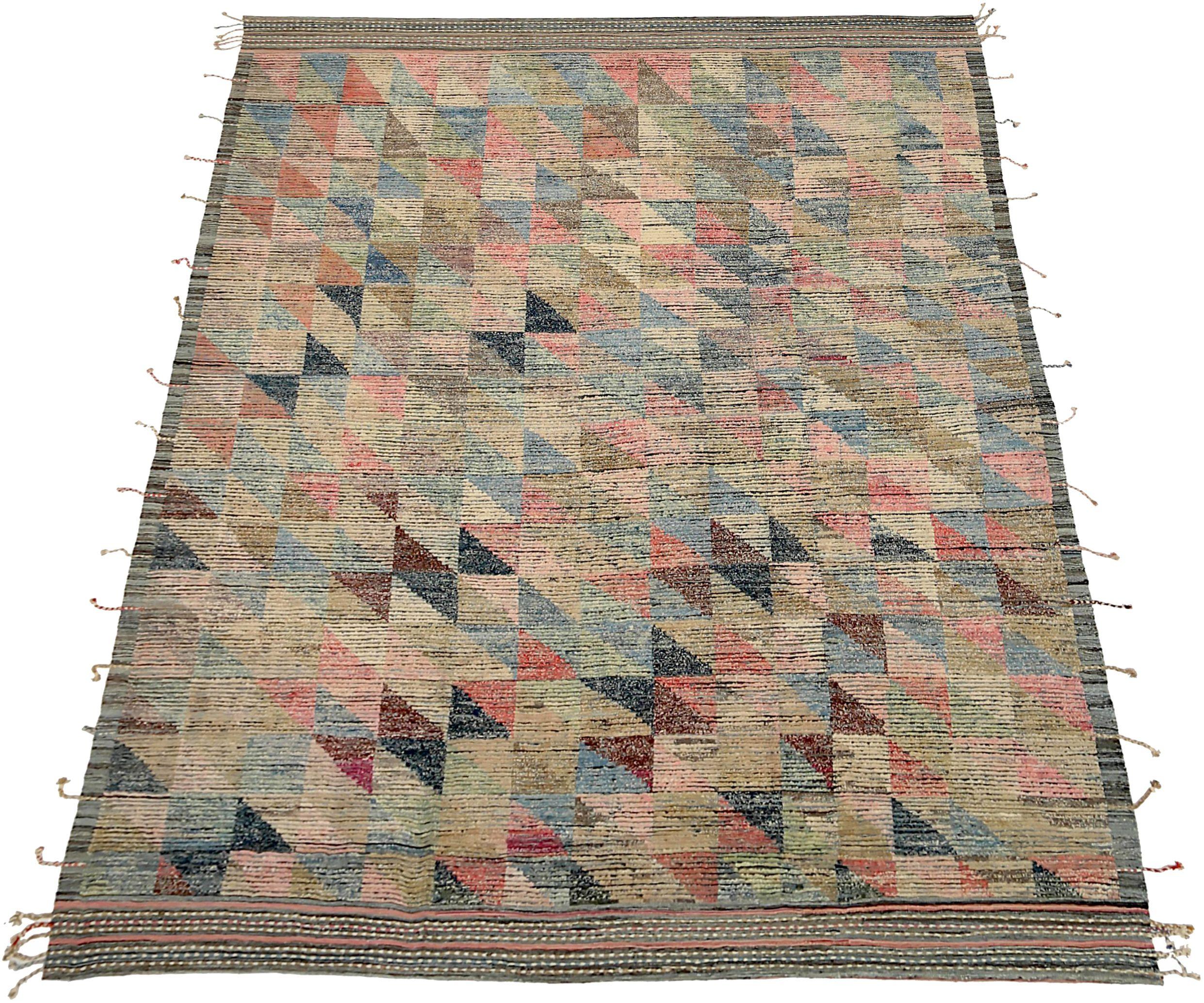 Entdecken Sie die Eleganz der marokkanischen Teppiche aus Afghanistan, die um 1990 entstanden sind. Dieses exklusive Design aus Wolle und BlauGrünElfenbeinRosaRot ist perfekt, um Ihren Raum zu verschönern.