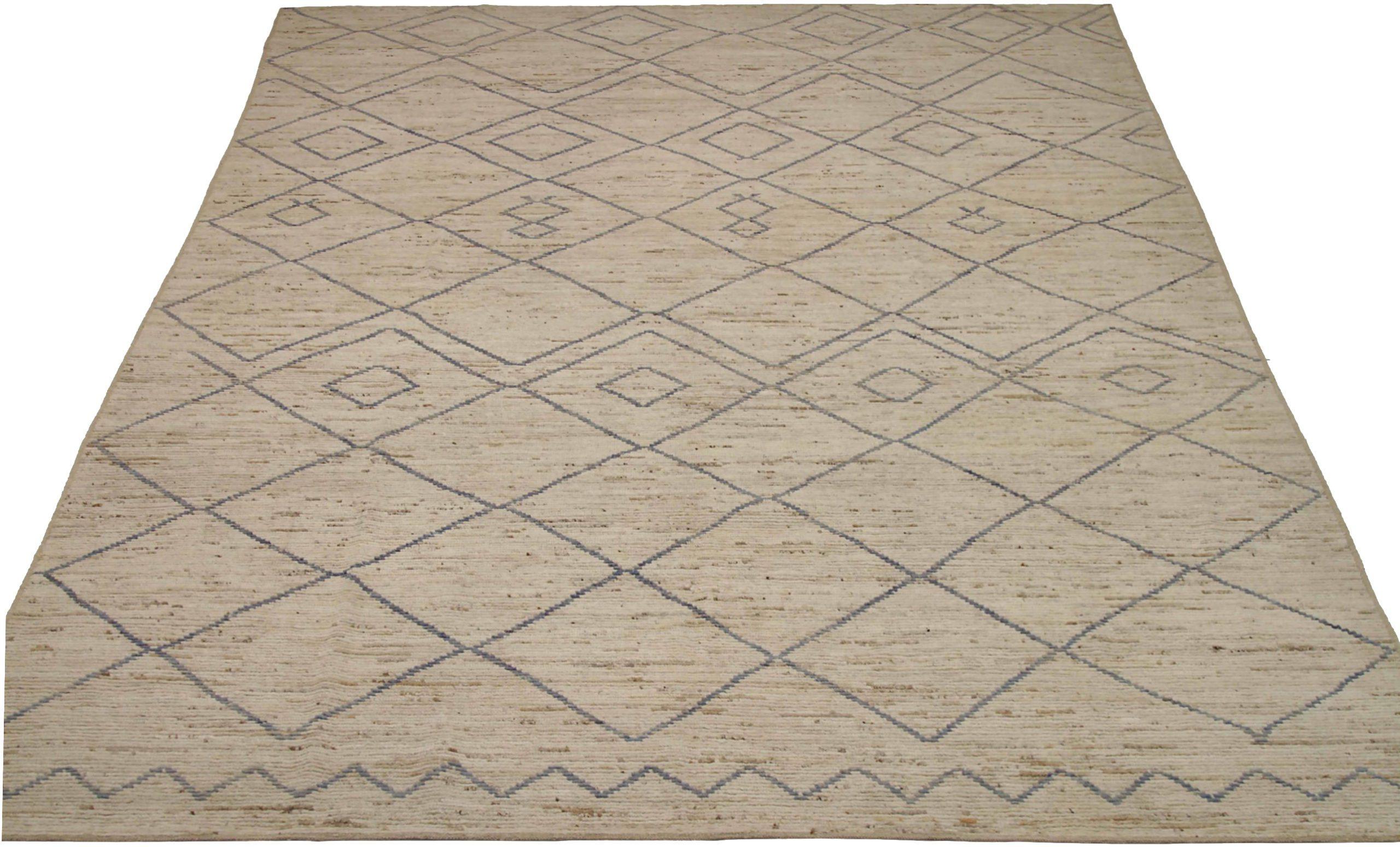 Découvrez l'élégance des tapis d'Afghanistan à motifs marocains de Circa 1990. Conçu avec de la laine et du Design/One, ce design exclusif est parfait pour mettre en valeur votre espace.