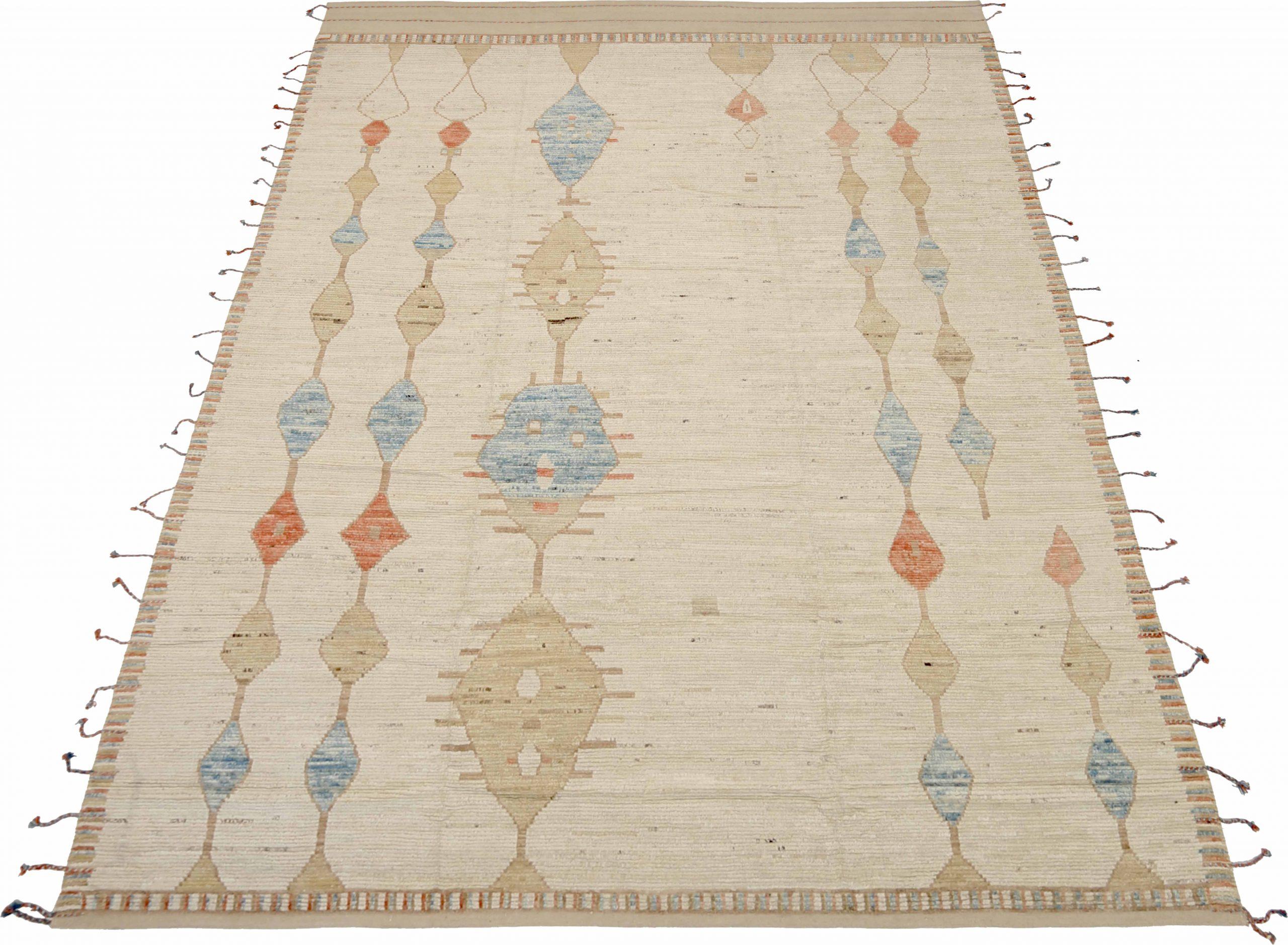 Scopri l'eleganza dell'Afghanistan marocchino con i tappeti CIRCA del 1990. Progettato con lana e blu-avorio-arancio, questo design esclusivo è perfetto per valorizzare il tuo spazio.