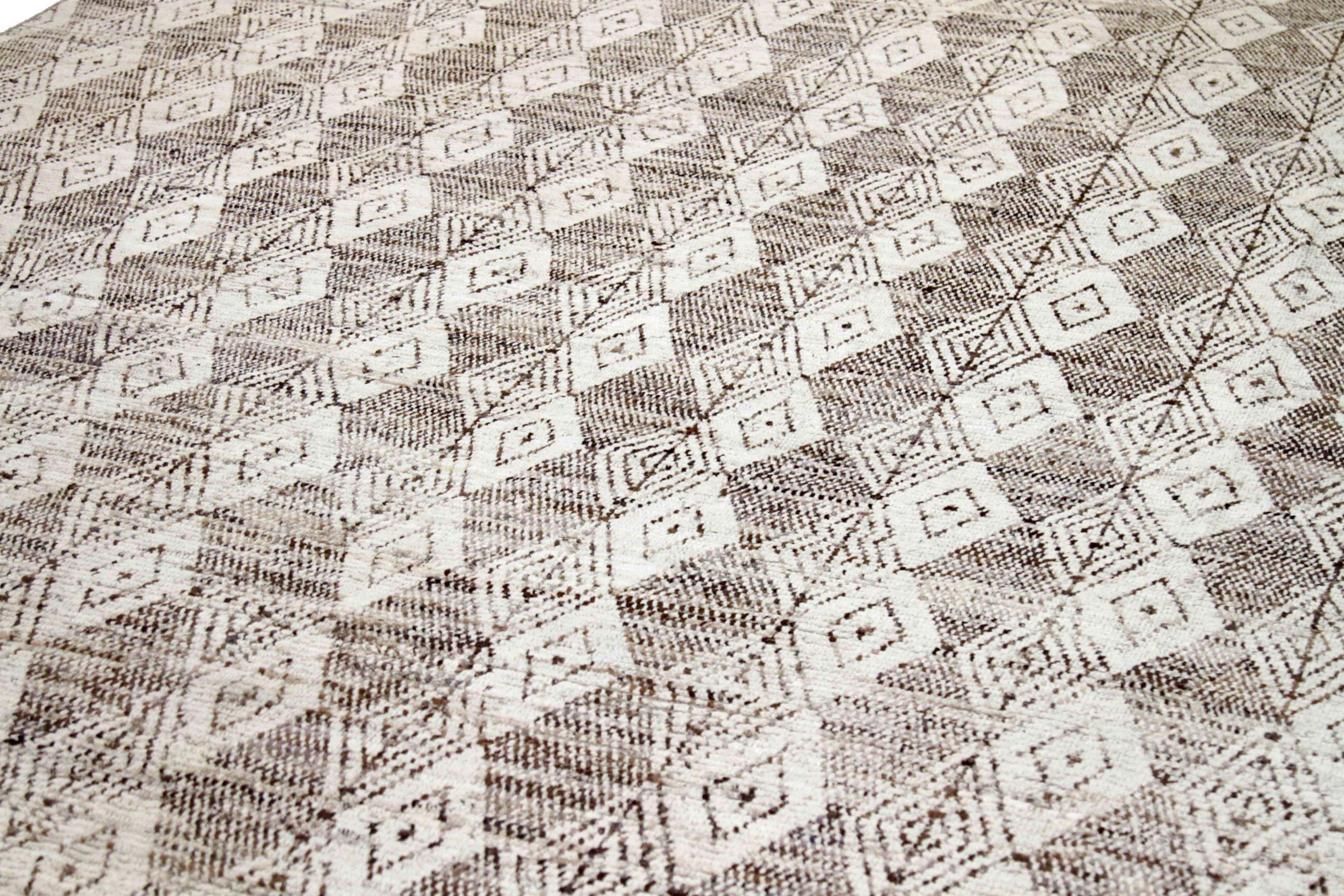 Afghanistan Tapis de zone marocain Circa 1990 - Laine Brown Ivory Design - 89921 Excellent état - En vente à Dallas, TX
