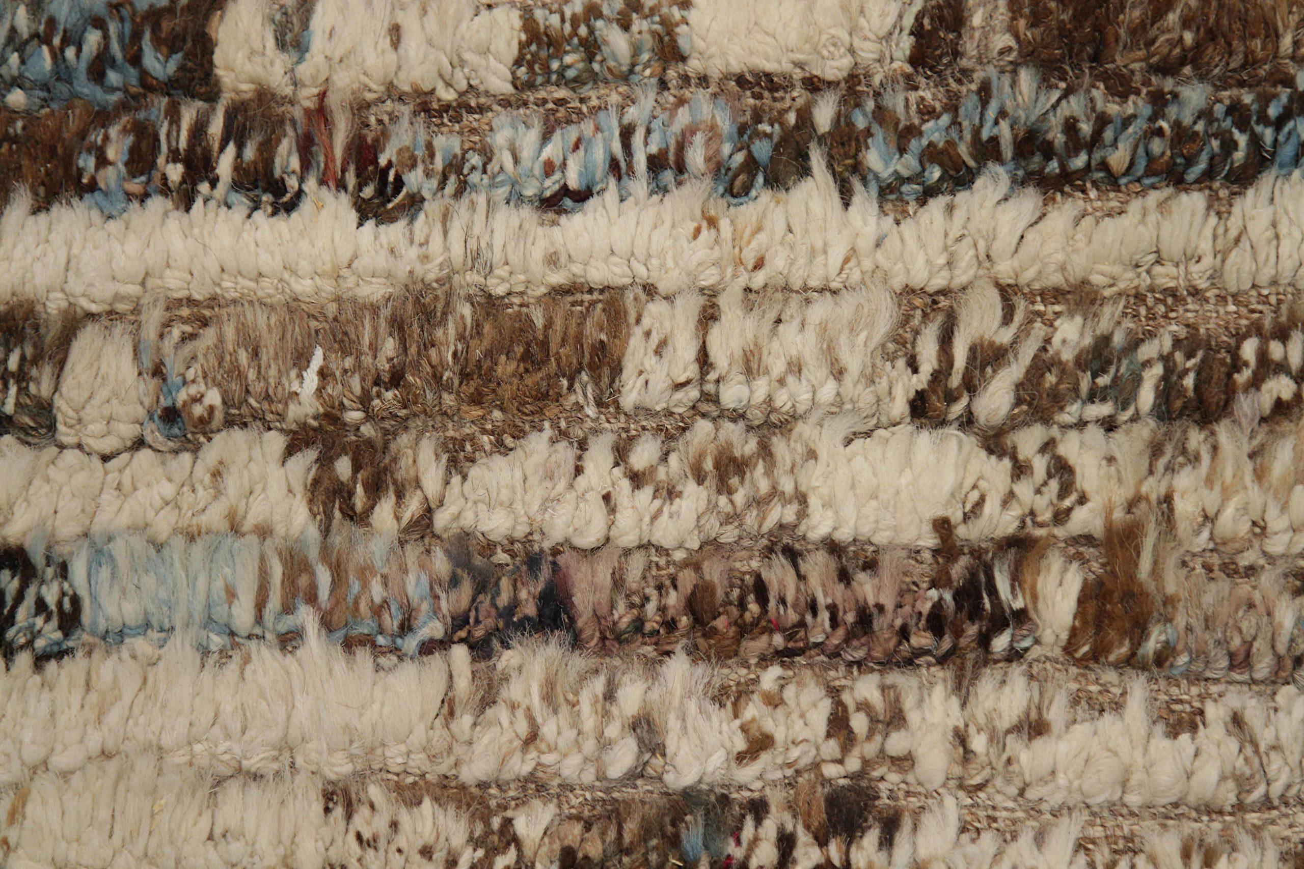 Afghanistan Tapis de zone marocain Circa 1990 - Laine Brown Ivory Design - 90548 en vente 1