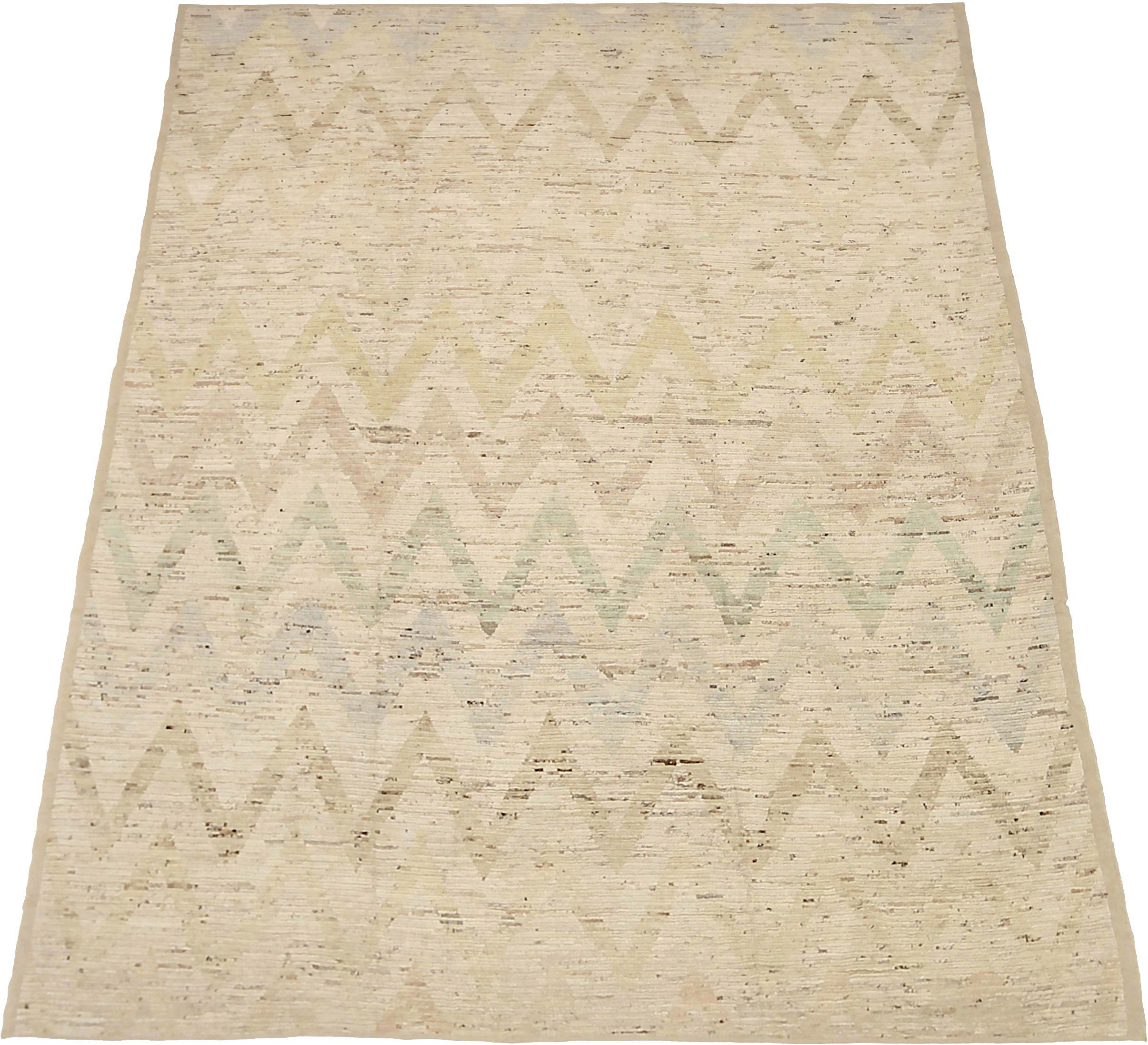 Entdecken Sie die Eleganz der marokkanischen Teppiche aus Afghanistan, die um 1990 entstanden sind. Dieses exklusive Design aus Wolle und Grün-Elfenbein-Gelb ist die perfekte Ergänzung für Ihren Raum.