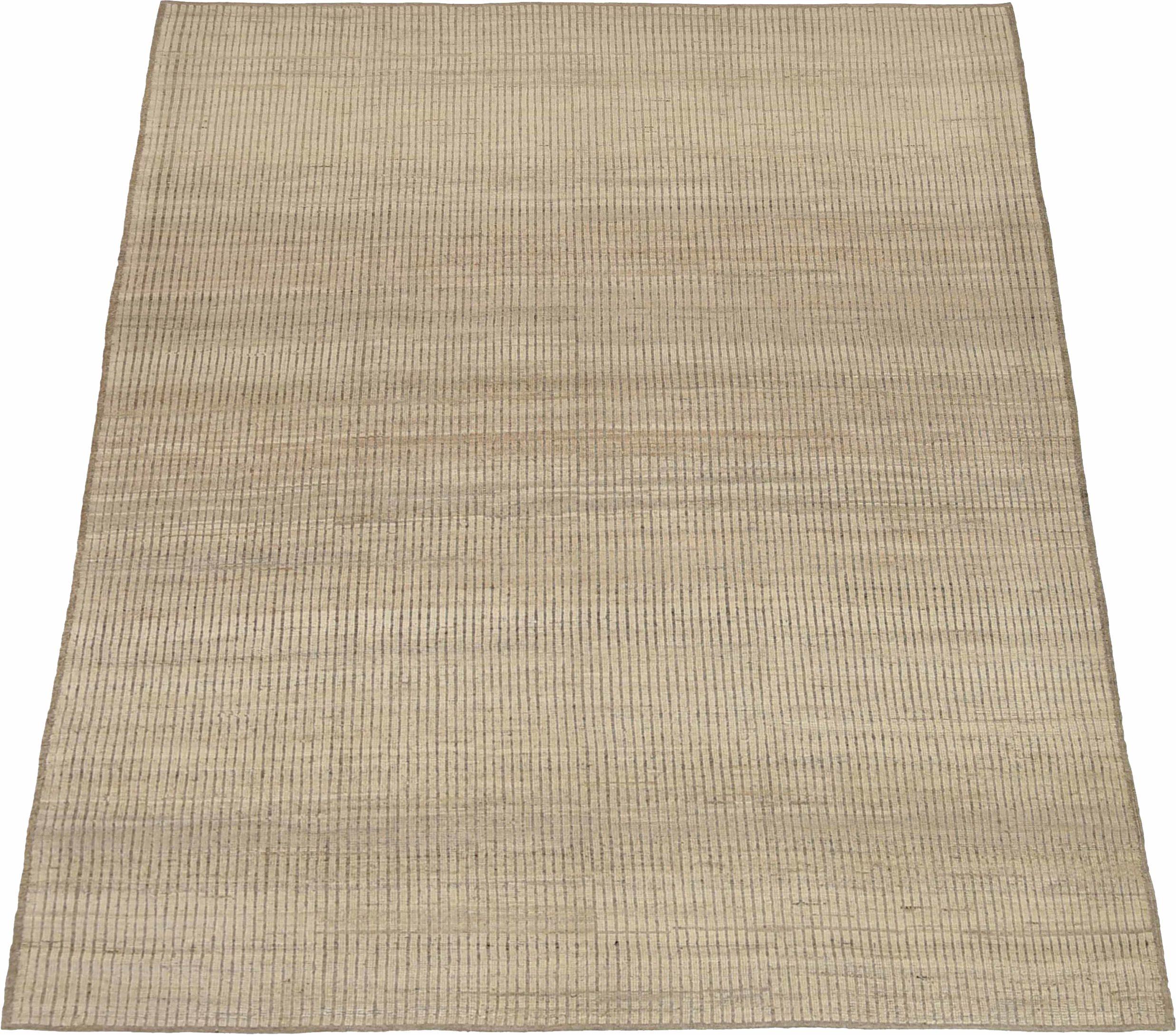 Scopri l'eleganza dell'Afghanistan marocchino con i tappeti CIRCA del 1990. Progettato con lana e IvoryTaupe, questo design esclusivo è perfetto per valorizzare il tuo spazio.