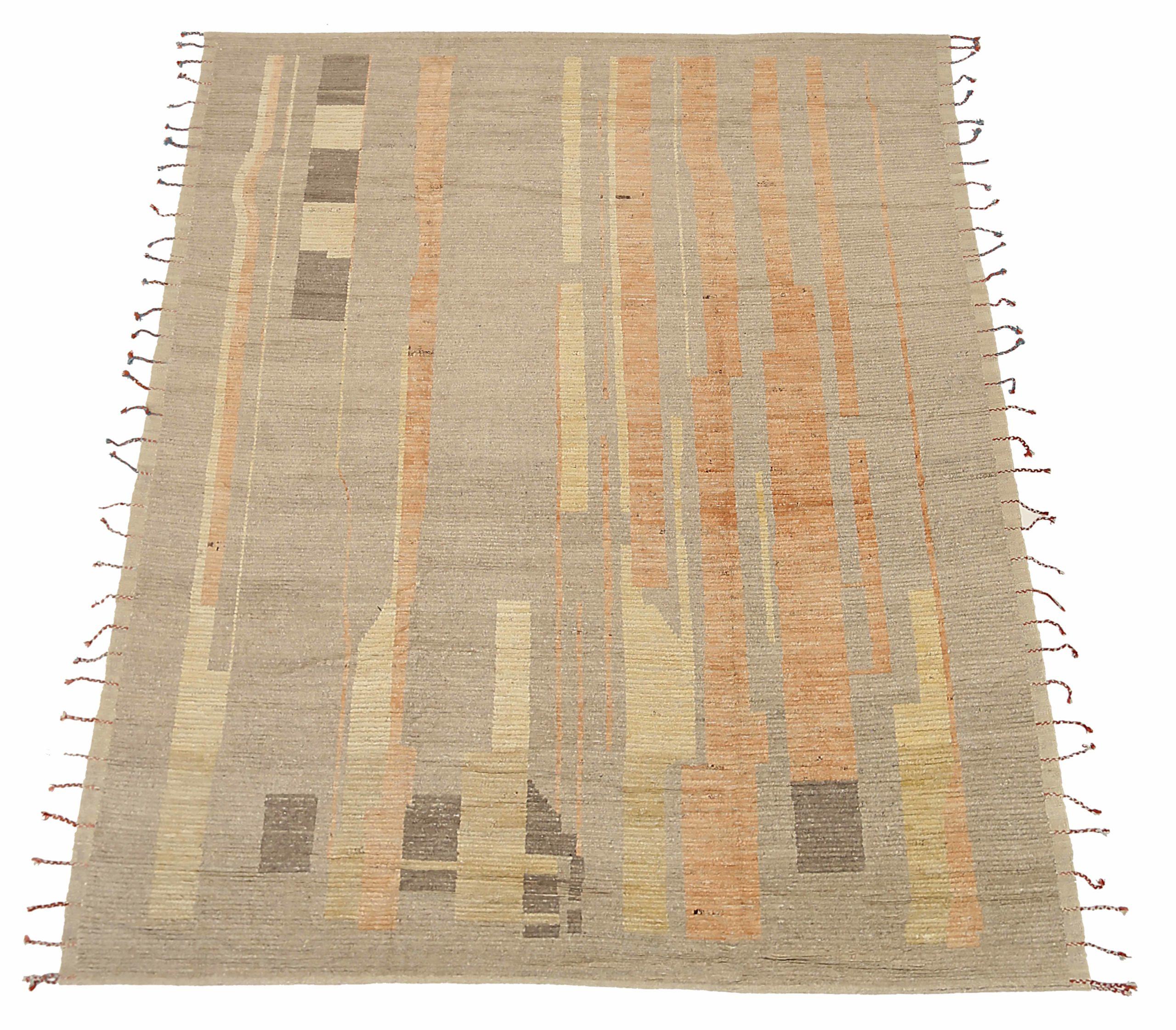 Scopri l'eleganza dell'Afghanistan marocchino con i tappeti CIRCA del 1990. Progettato con lana e marrone-avorio-arancio-taupe-giallo, questo design esclusivo è perfetto per valorizzare il tuo spazio.