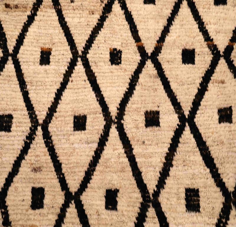 Marokkanische Teppiche aus Afghanistan - Wolle in elfenbeinfarbenem Design - 96368 (Stammeskunst) im Angebot