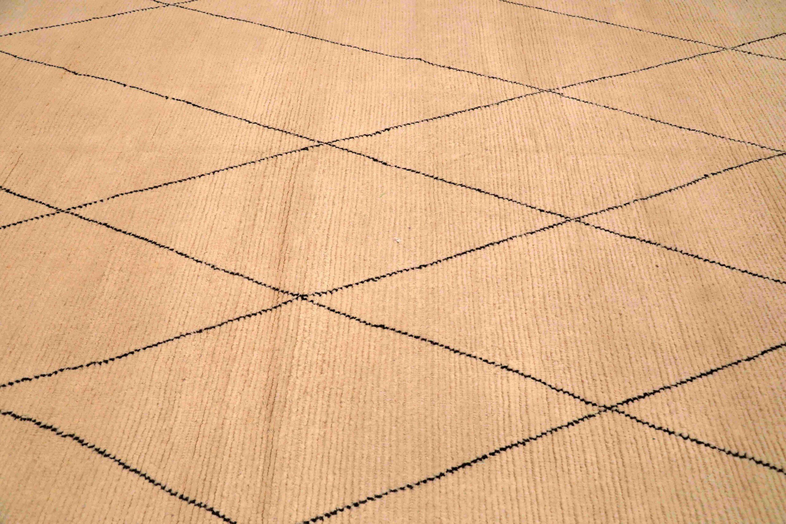 20th Century Afghanistan Moroccan Area Rugs - Wool Ivory Design - 96422 For Sale