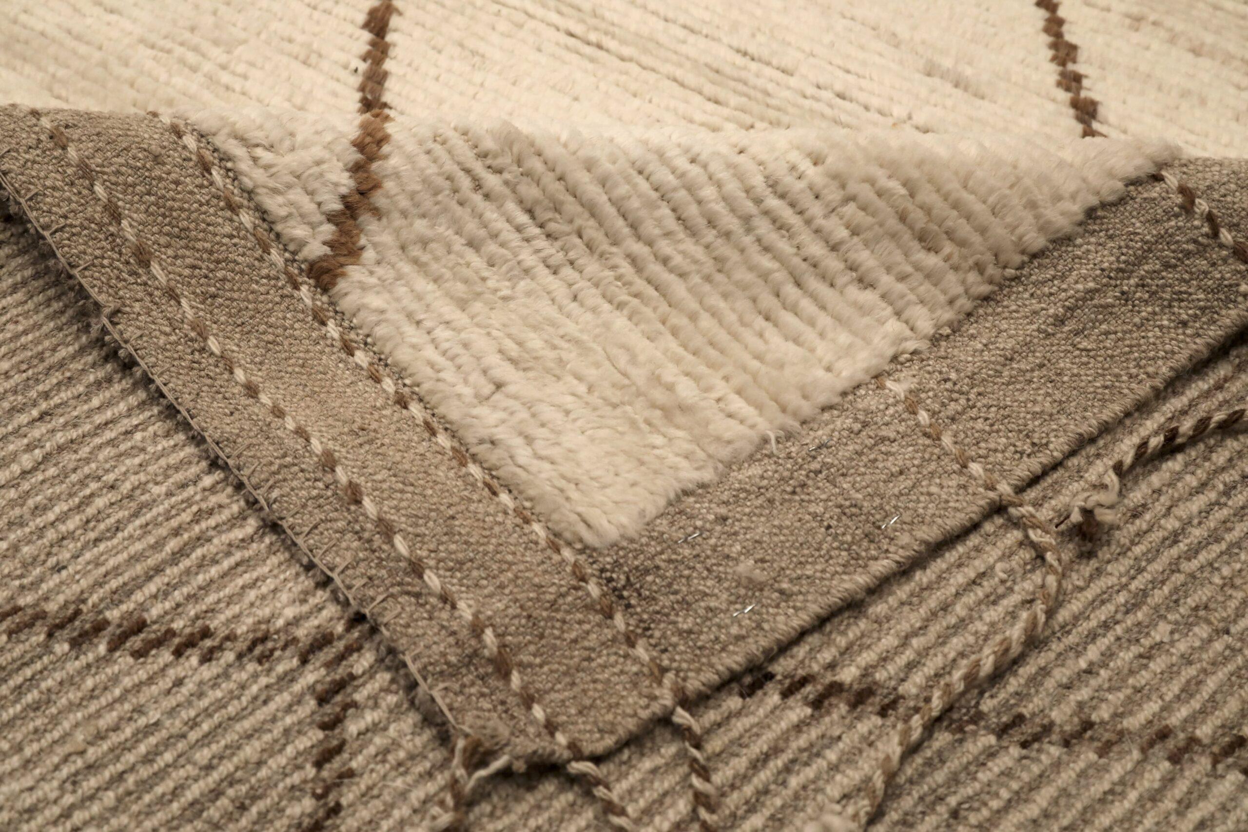Marokkanische Teppiche aus Afghanistan - Wolle in elfenbeinfarbenem Design - 96457 im Zustand „Hervorragend“ im Angebot in Dallas, TX