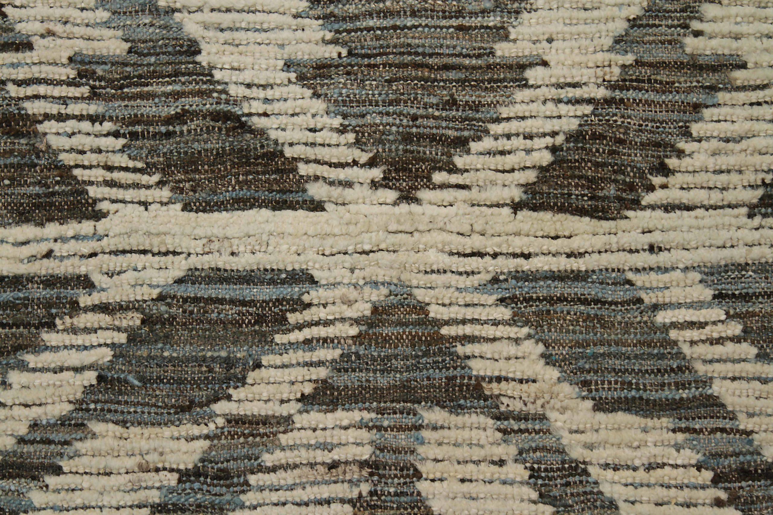 Afghanistan Tapis Marocain Circa 1990 - Laine Brown Ivory Design - 90565 en vente 1