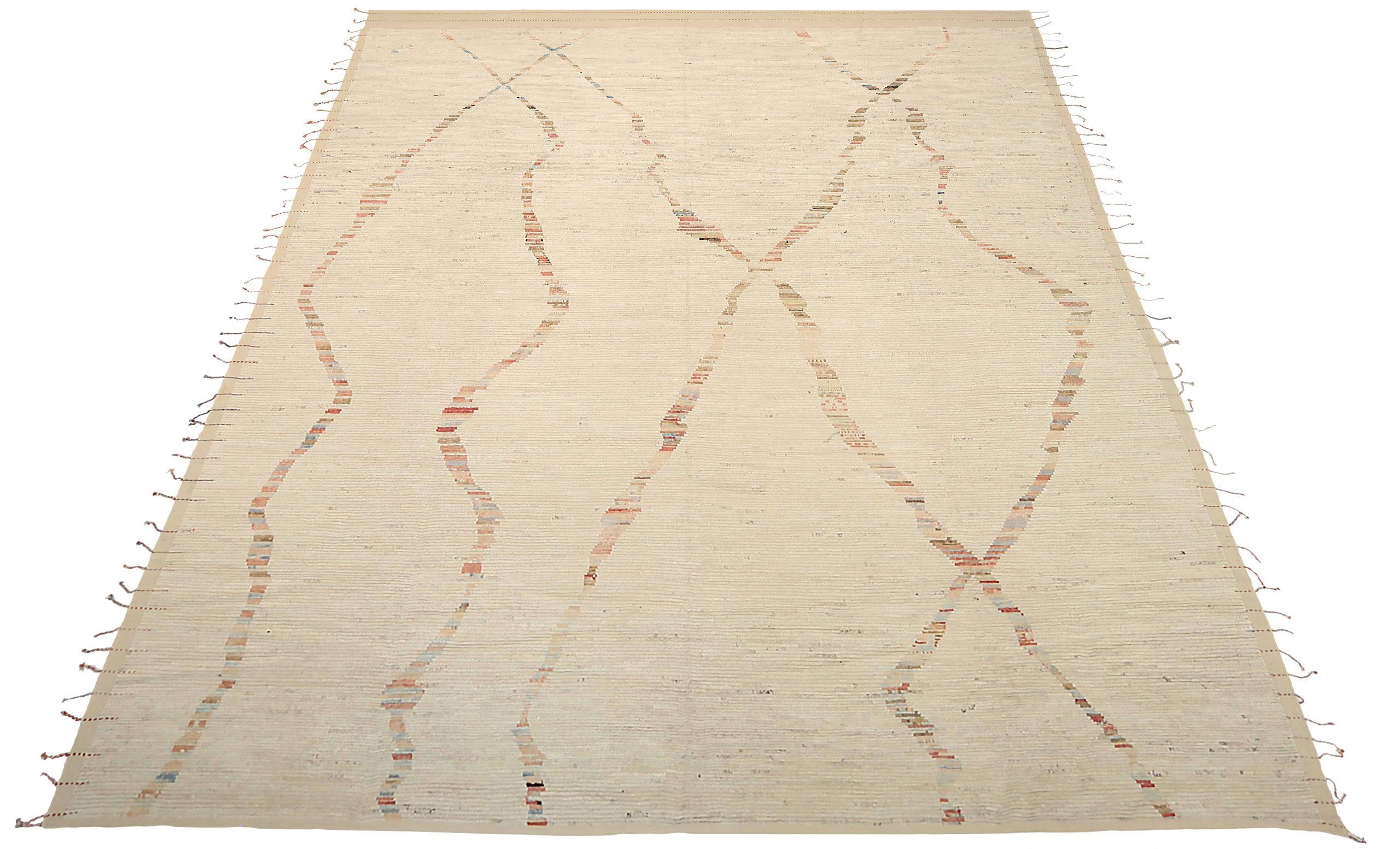 Découvrez l'élégance du tapis Over Size Afghanistan Moroccan featuring Circa 1990. Conçu avec de la laine et du Design/One, ce design exclusif est parfait pour mettre en valeur votre espace.