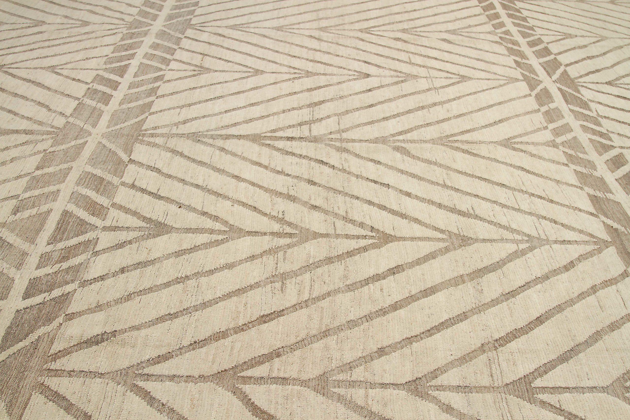 Afghanistan Marokkanisch Over Size Teppich CIRCA 1990 - Wolle Braun Elfenbein Design - 92184 (Stammeskunst) im Angebot