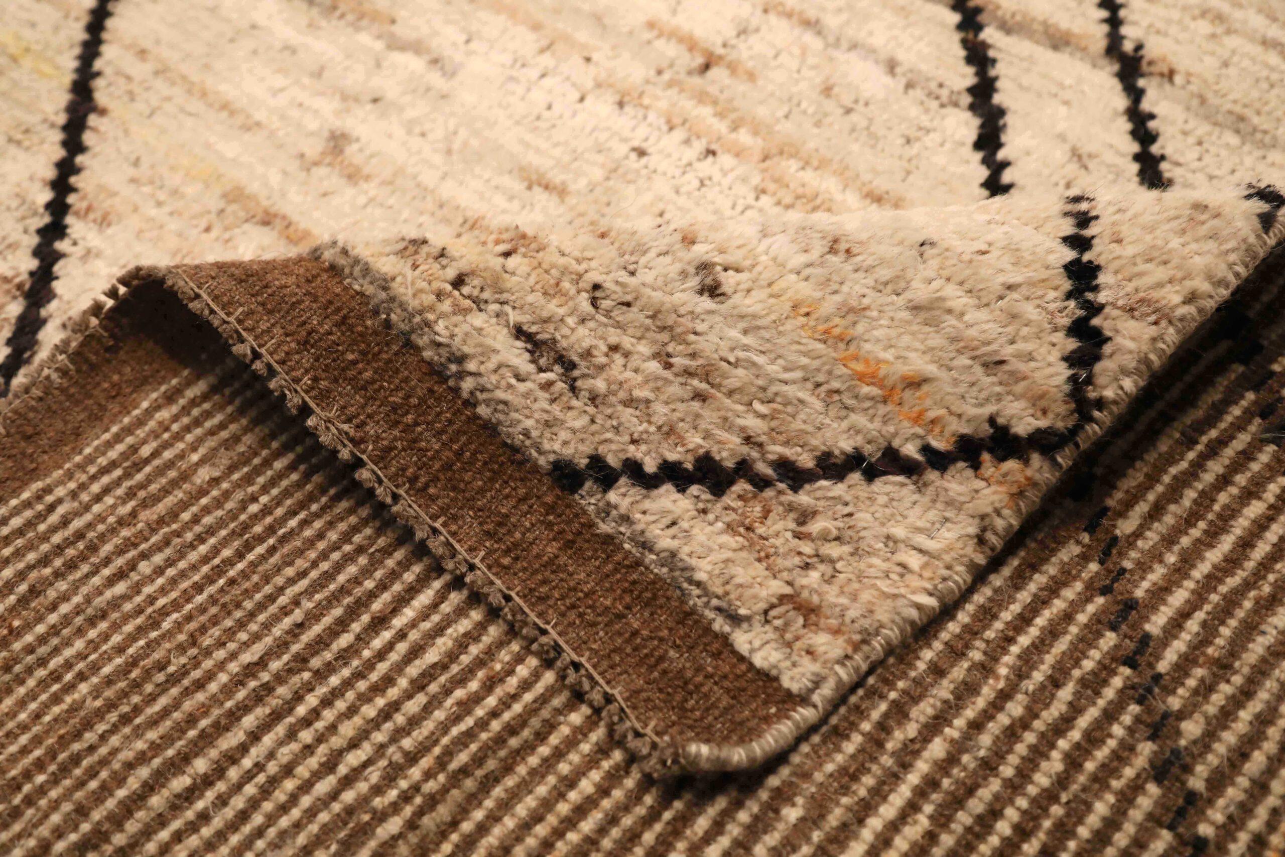Afghanistan Marokkanischer Teppich in Übergröße - Wolle Braun Elfenbein Design - 96348 (Stammeskunst) im Angebot