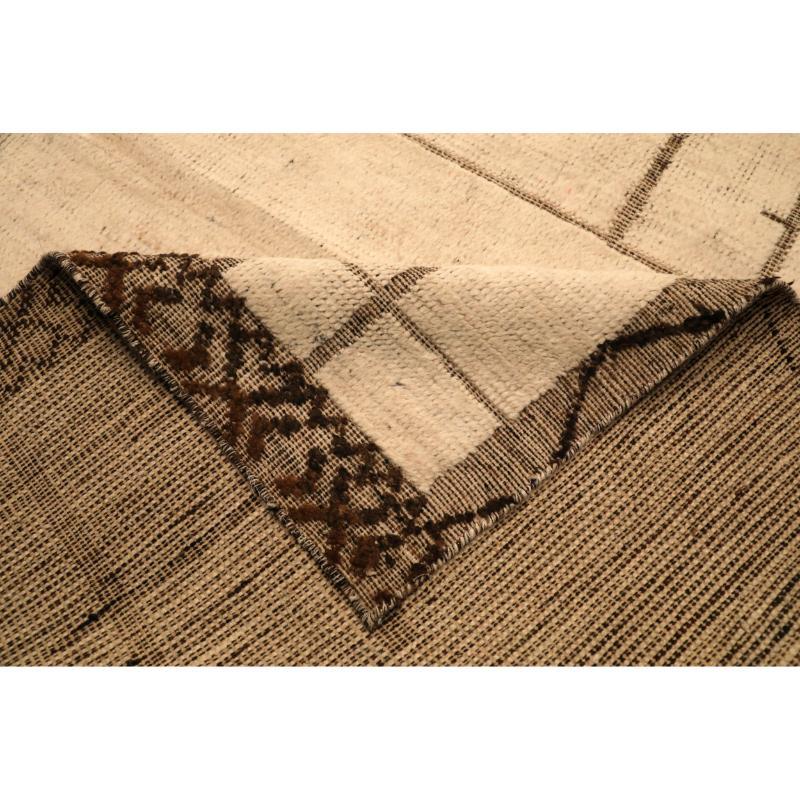 20th Century Afghanistan Moroccan Over Size Rug - Wool Ivory Design - 94350 For Sale