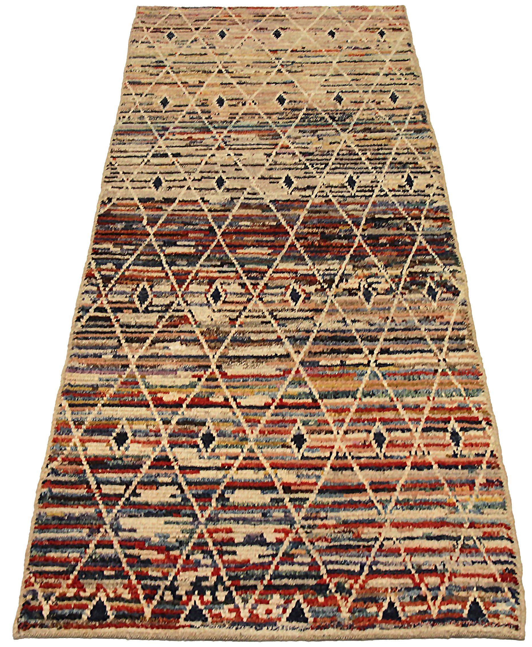 Scopri l'eleganza dell'Afghanistan Moroccan featuring Runner Rug di CIRCA 1990. Progettato con lana e blu-avorio-rosso, questo design esclusivo è perfetto per valorizzare il tuo spazio.