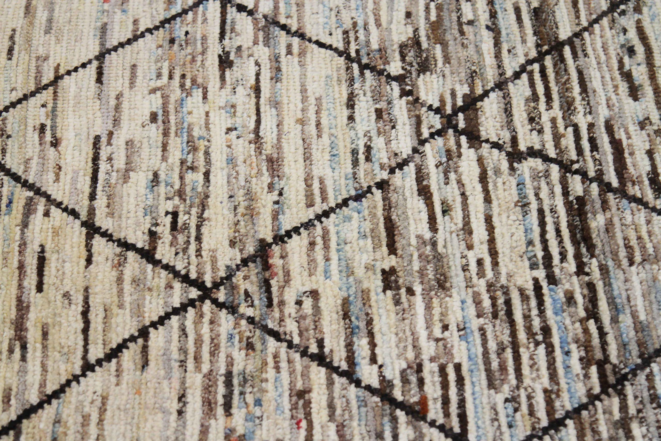 Afghanistan Marokkanischer Läufer Teppich CIRCA 1990 - Wolle Braun Elfenbein Design - 89913 im Zustand „Hervorragend“ im Angebot in Dallas, TX