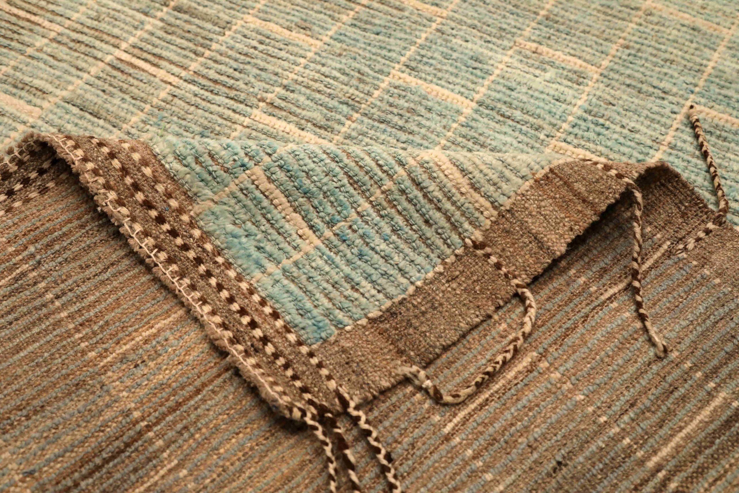 Noué à la main Tapis de course marocain d'Afghanistan, motif bleu en laine - 96359 en vente