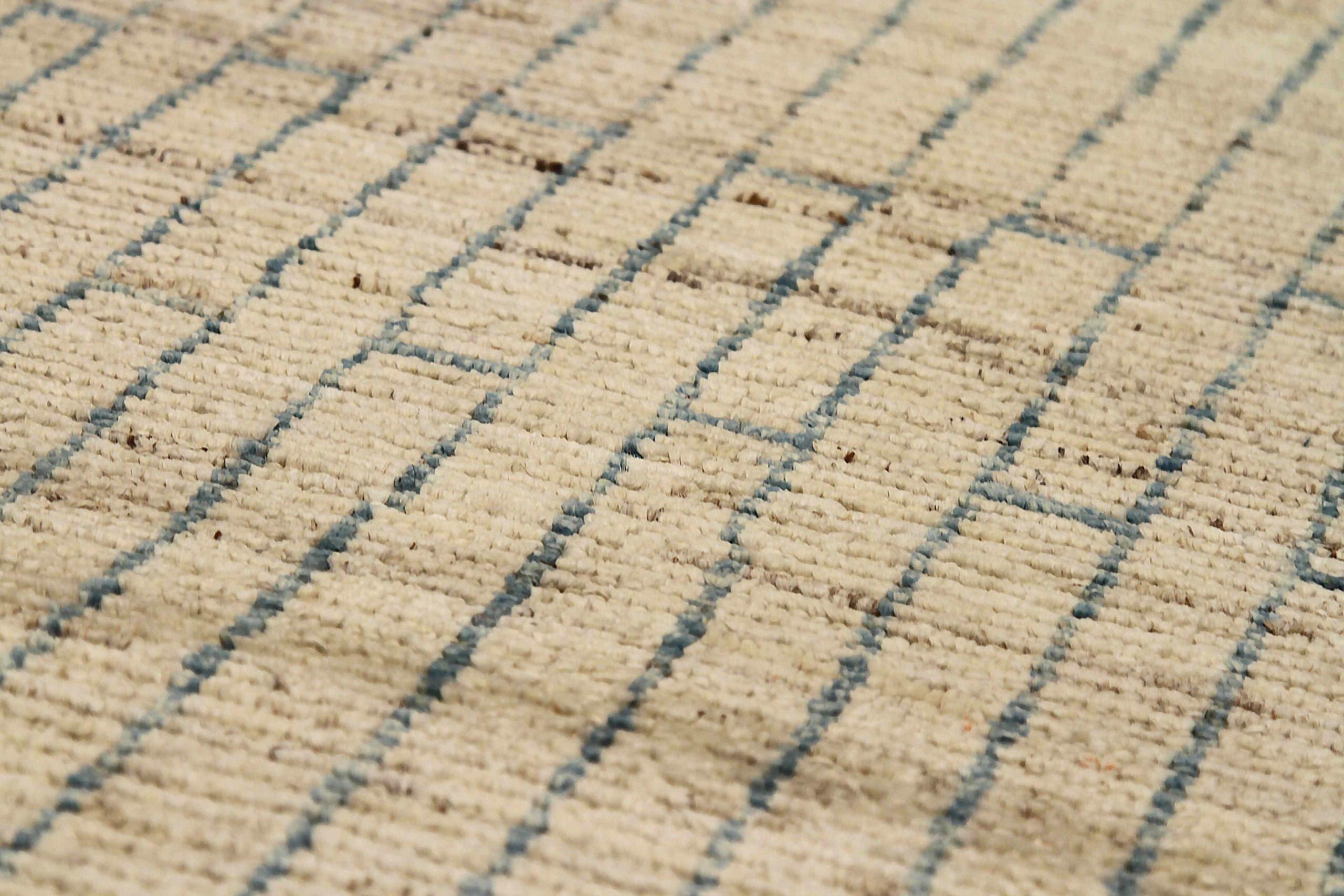 Tribal Tapis de course marocain d'Afghanistan, motif bleu ivoire en laine - 90475 en vente