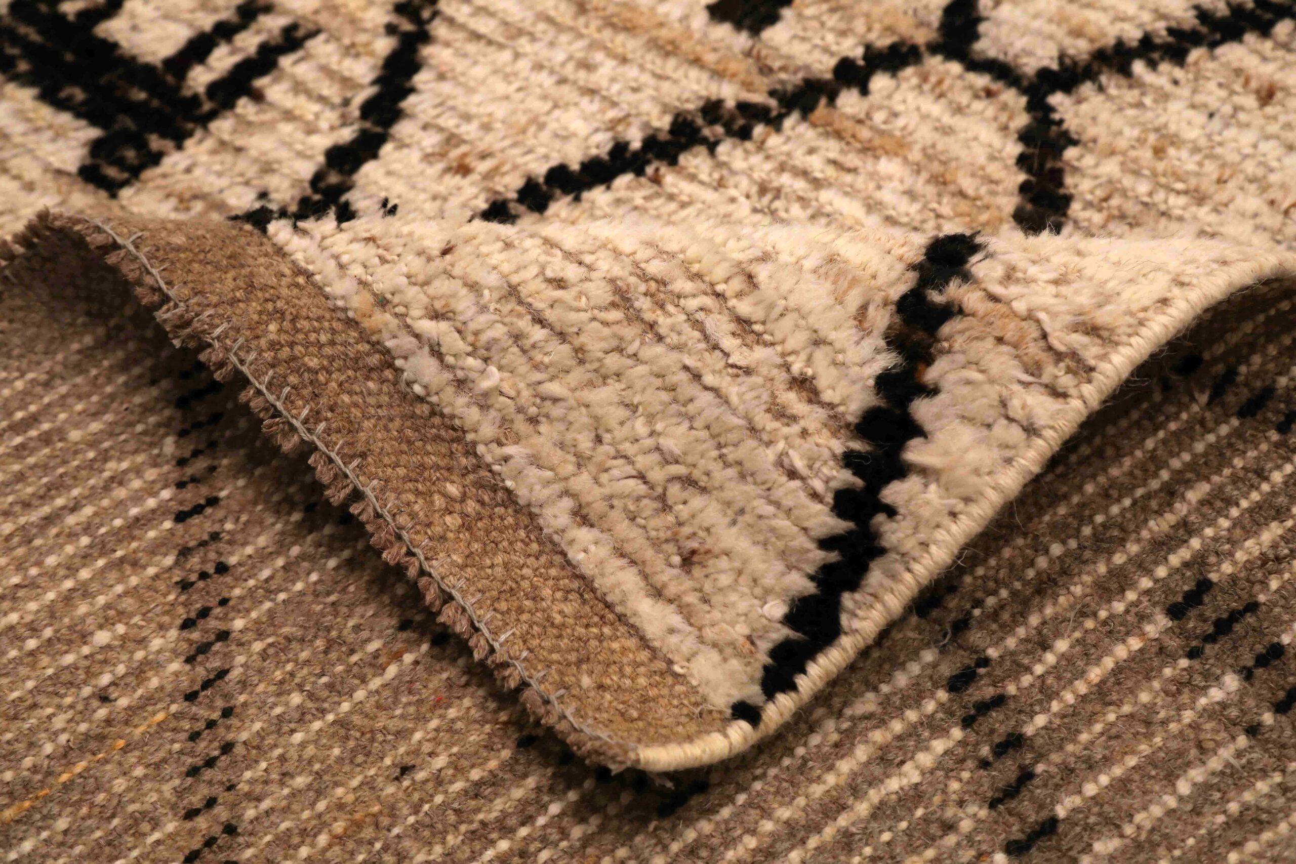 Marokkanischer Afghanistan-Läufer aus Wolle – elfenbeinfarbenes Design – 96364 (Handgeknüpft) im Angebot