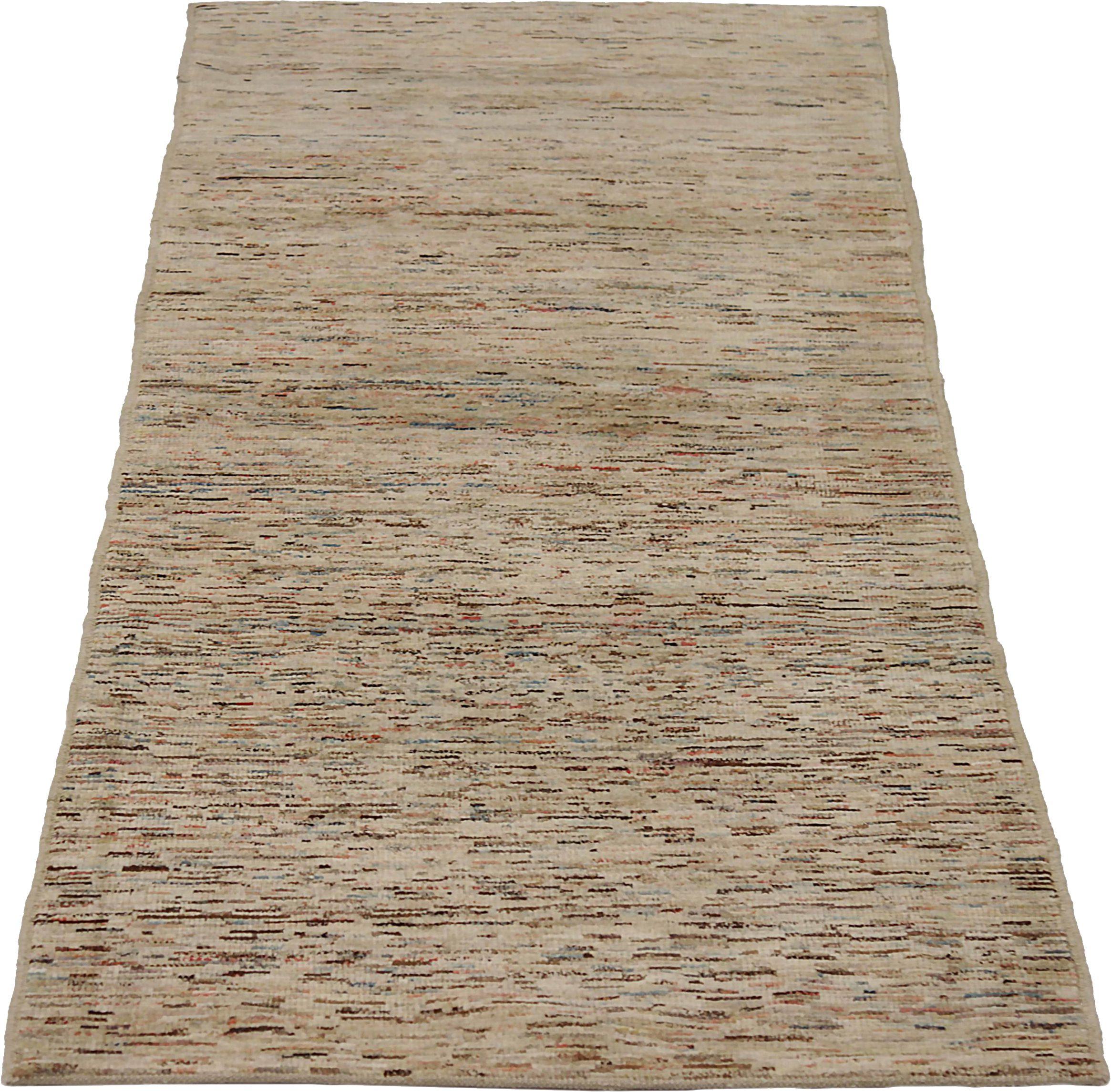 Entdecken Sie die Eleganz des marokkanischen Afghanistans mit dem kleinen Teppich von CIRCA 1990. Dieses exklusive Design aus Wolle und Braun-Elfenbein-Rot ist perfekt, um Ihren Raum zu verschönern.