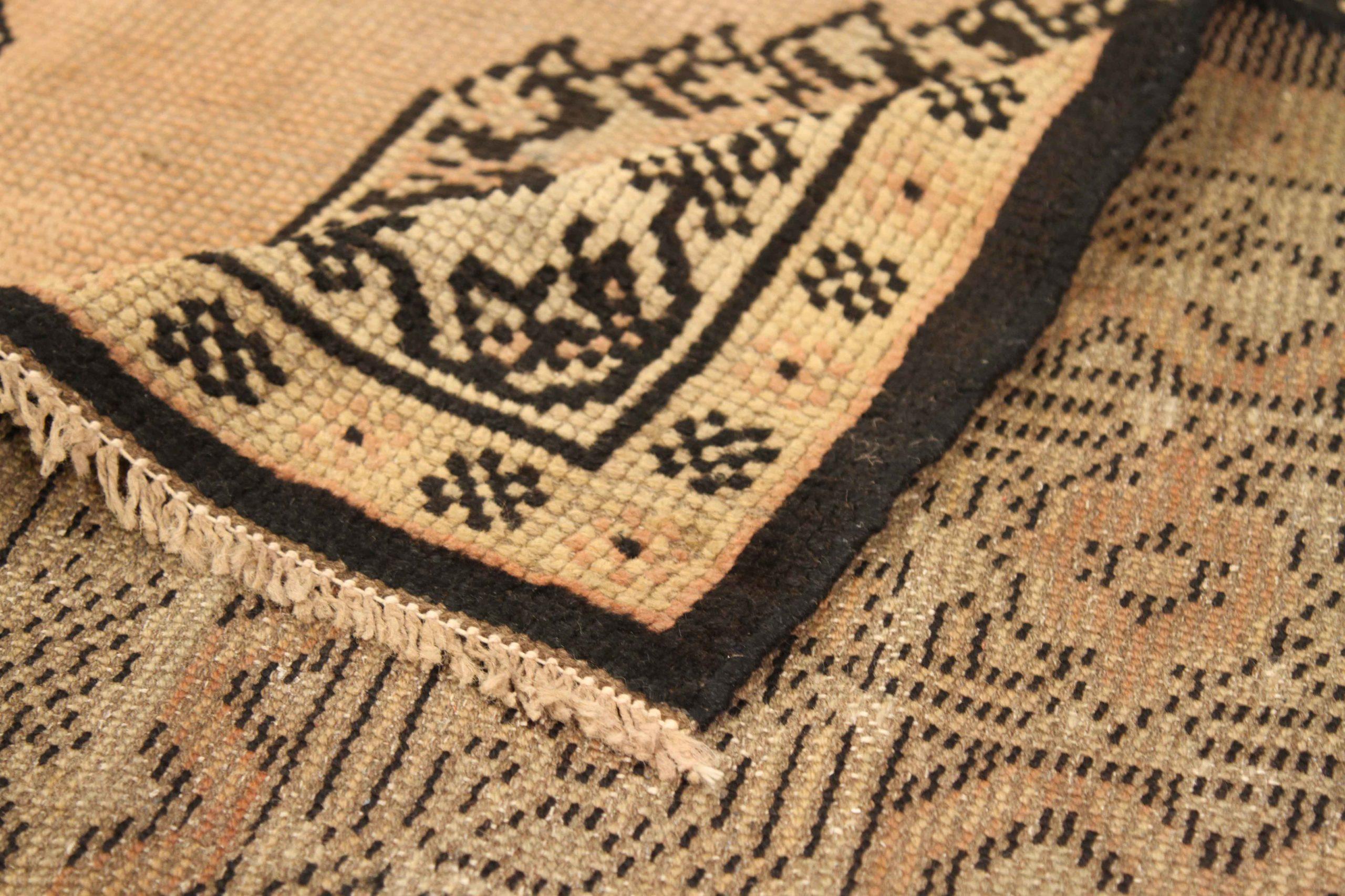 Tappeti dell'Afghanistan Oushak Circa 1910 - Lana Marrone Avorio 72536 In condizioni ottime in vendita a Dallas, TX