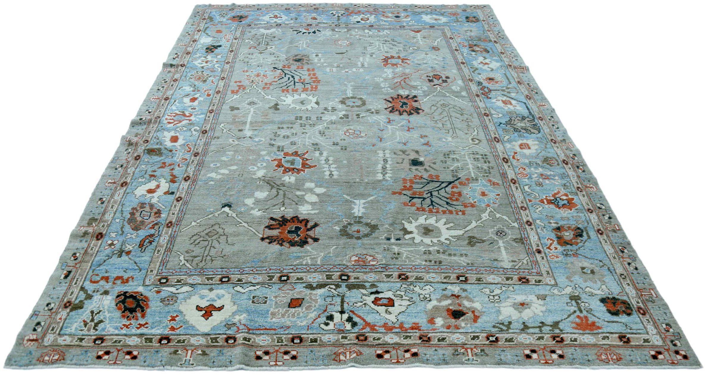 Entdecken Sie die Eleganz von Afghanistan Oushak mit Teppichen von Circa 1990. Mit Wolle und BlueGrayRed entworfen, ist dieses exklusive Design perfekt, um Ihren Raum zu verschönern.