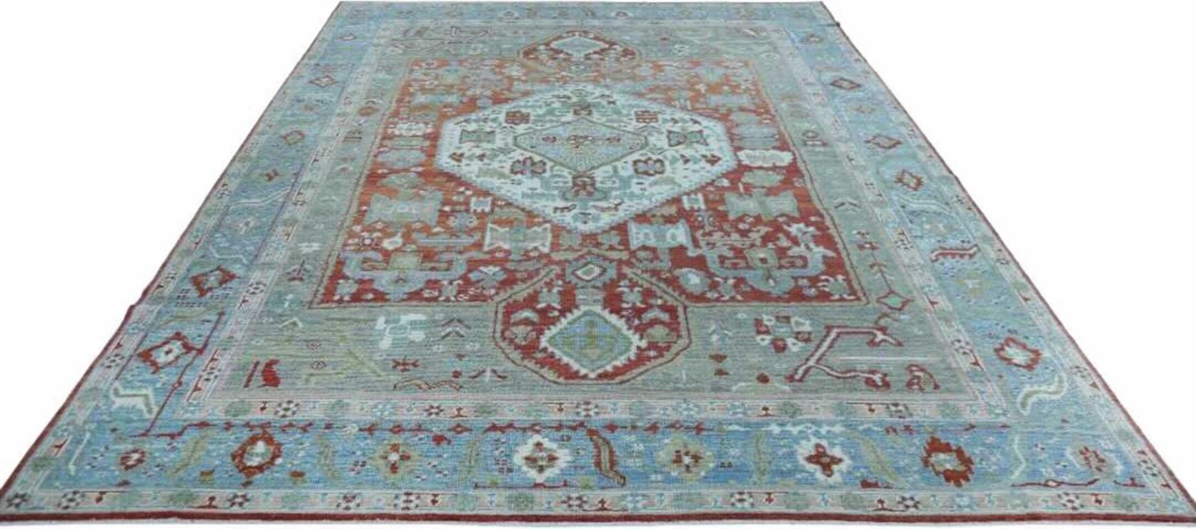 Entdecken Sie die Eleganz von Afghanistan Oushak mit Teppichen von Circa 1990. Dieses exklusive Design aus Wolle und Blau-Elfenbein-Rot ist perfekt, um Ihren Raum zu verschönern.