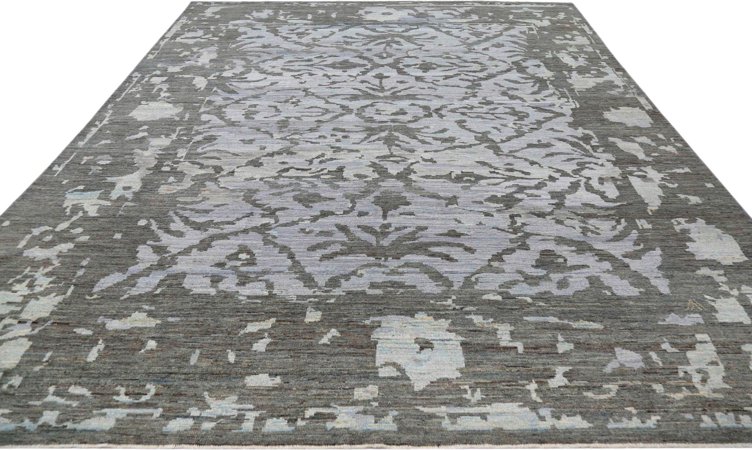 Scopri l'eleganza dell'Afghanistan Oushak con i tappeti per l'area CIRCA del 1990. Progettato in lana e marrone-avorio, questo design esclusivo è perfetto per valorizzare il tuo spazio.