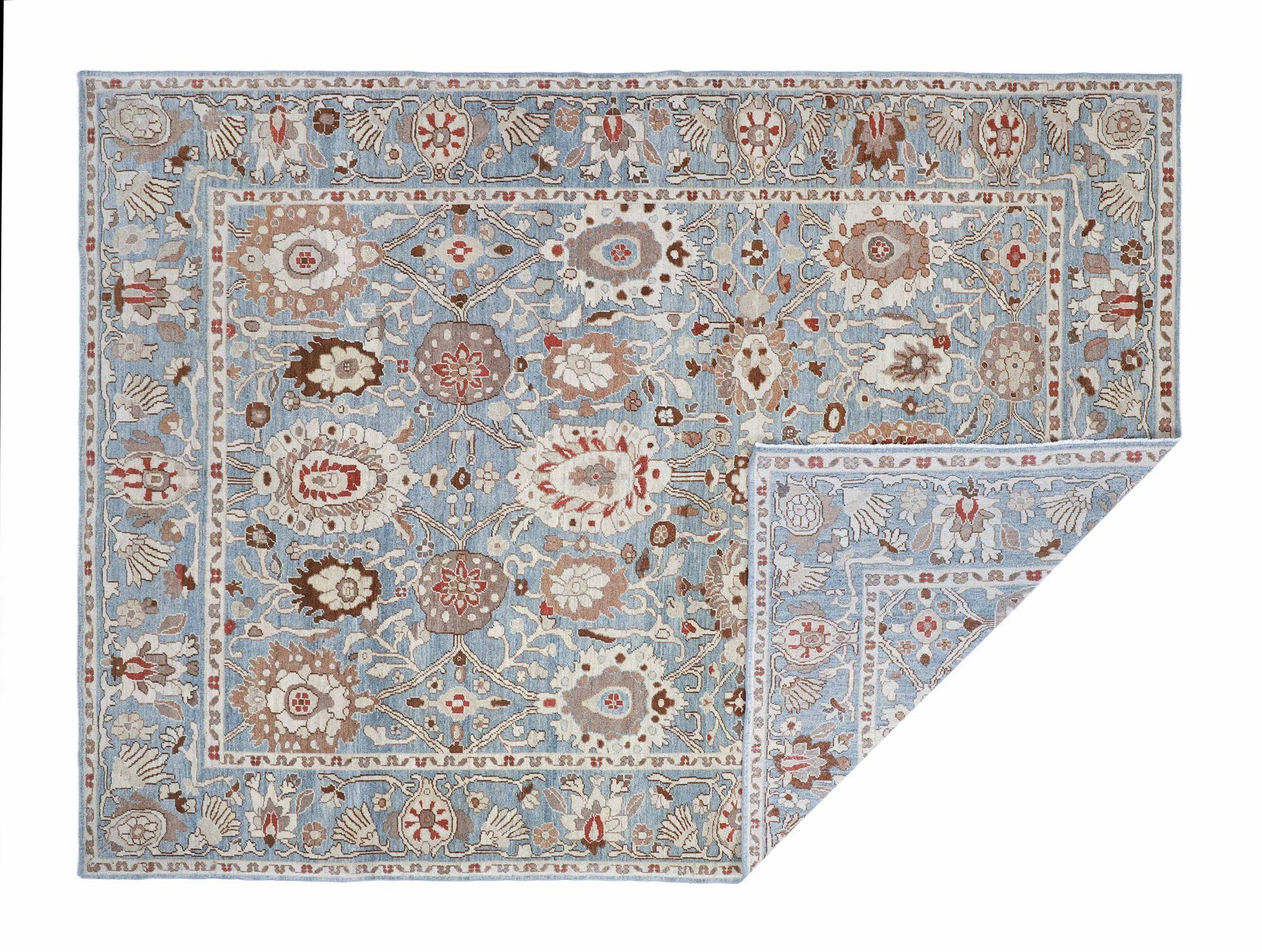 Entdecken Sie die Eleganz von Afghanistan Oushak mit Teppichen von Circa 1990. Dieses exklusive Design aus Wolle und Blau ist perfekt, um Ihren Raum zu verschönern.
