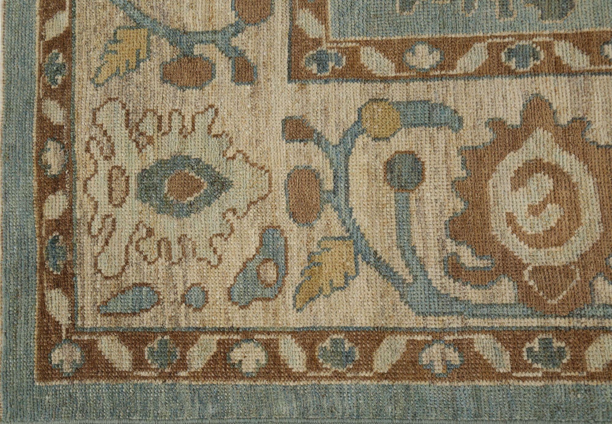 Entdecken Sie die Eleganz von Afghanistan Oushak mit Teppichen von Circa 1990. Dieses exklusive Design aus Wolle und Blau ist perfekt, um Ihren Raum zu verschönern.