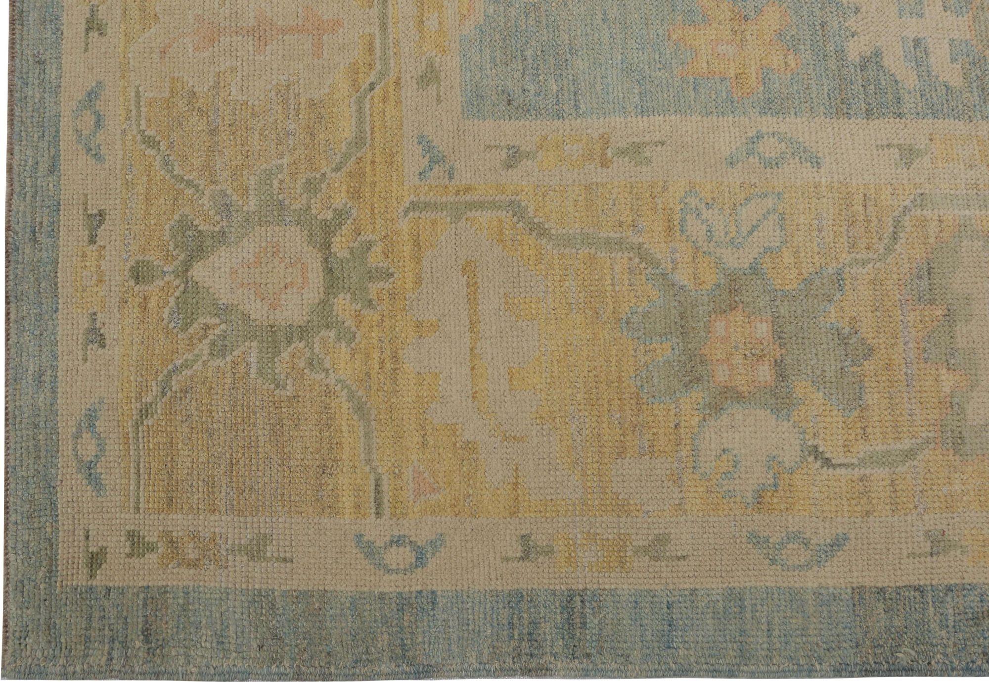 Entdecken Sie die Eleganz von Afghanistan Oushak mit Teppichen von Circa 1990. Dieses exklusive Design aus Wolle und BlueGray ist perfekt, um Ihren Raum zu verschönern.